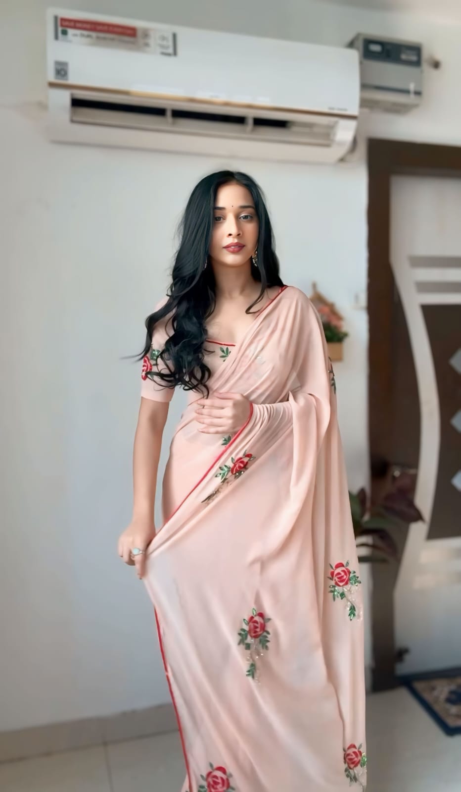 1-Minute Ready To Wear Peach Georgette Saree With Unstitched Blouse.