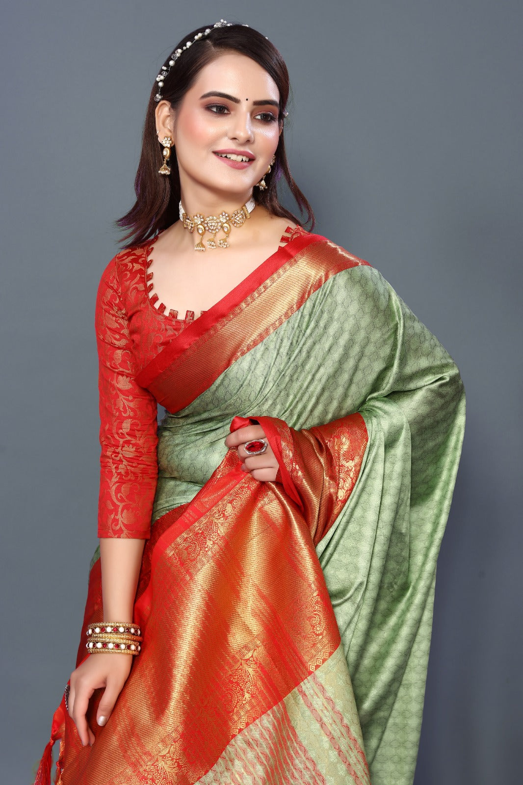 Pista Red Copper Design Aura Kanjivaram Silk Saree