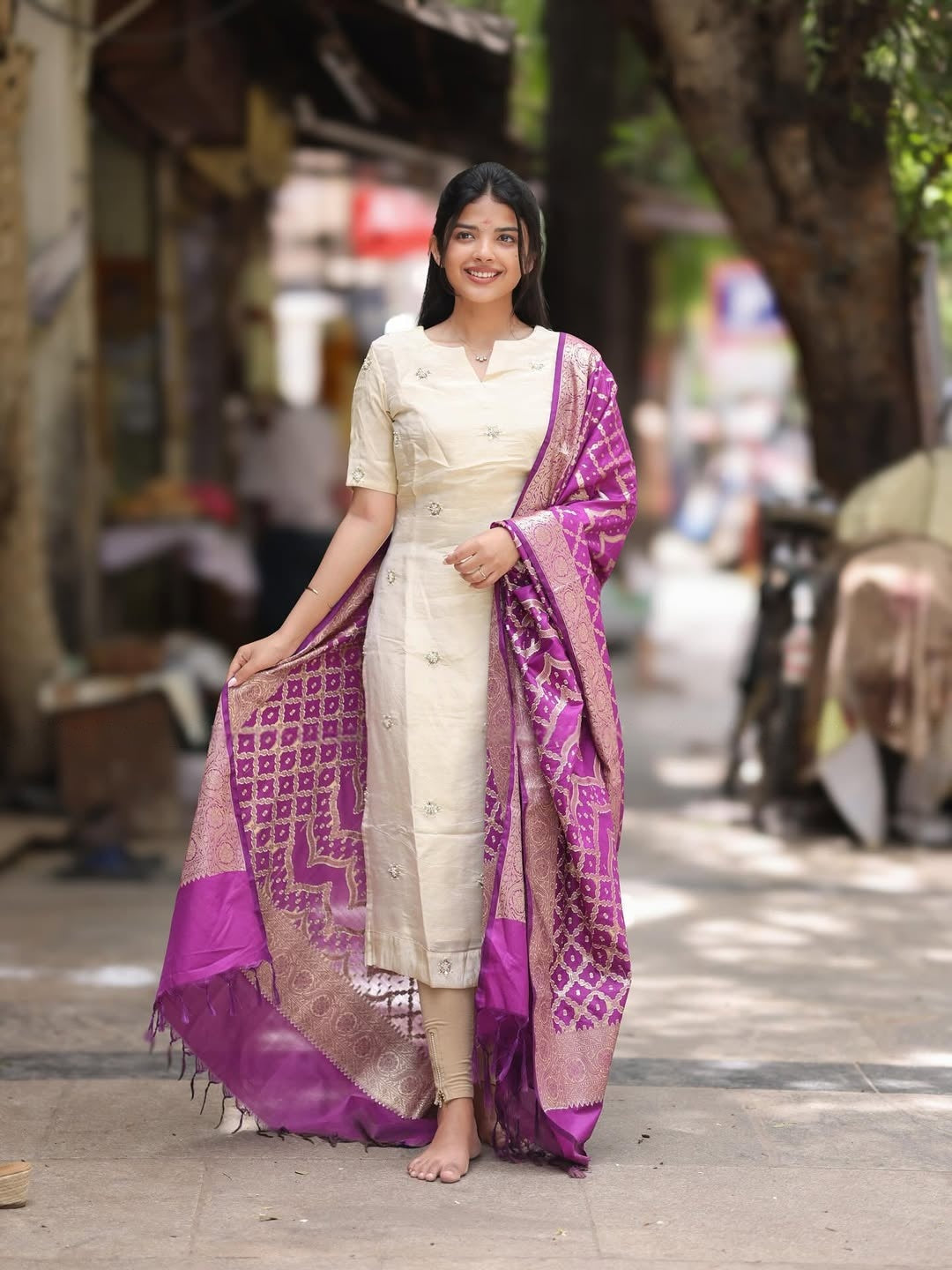 Shrungar Our Tissue Handwork Kurti And Banaras Silk Shawl Set