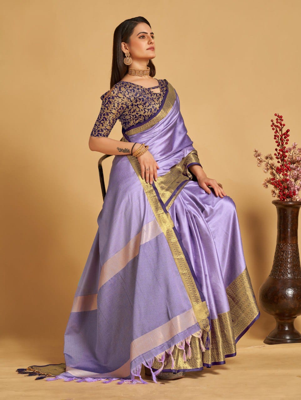 Lavender Golden Design Aanushi Kanjivaram Silk Saree