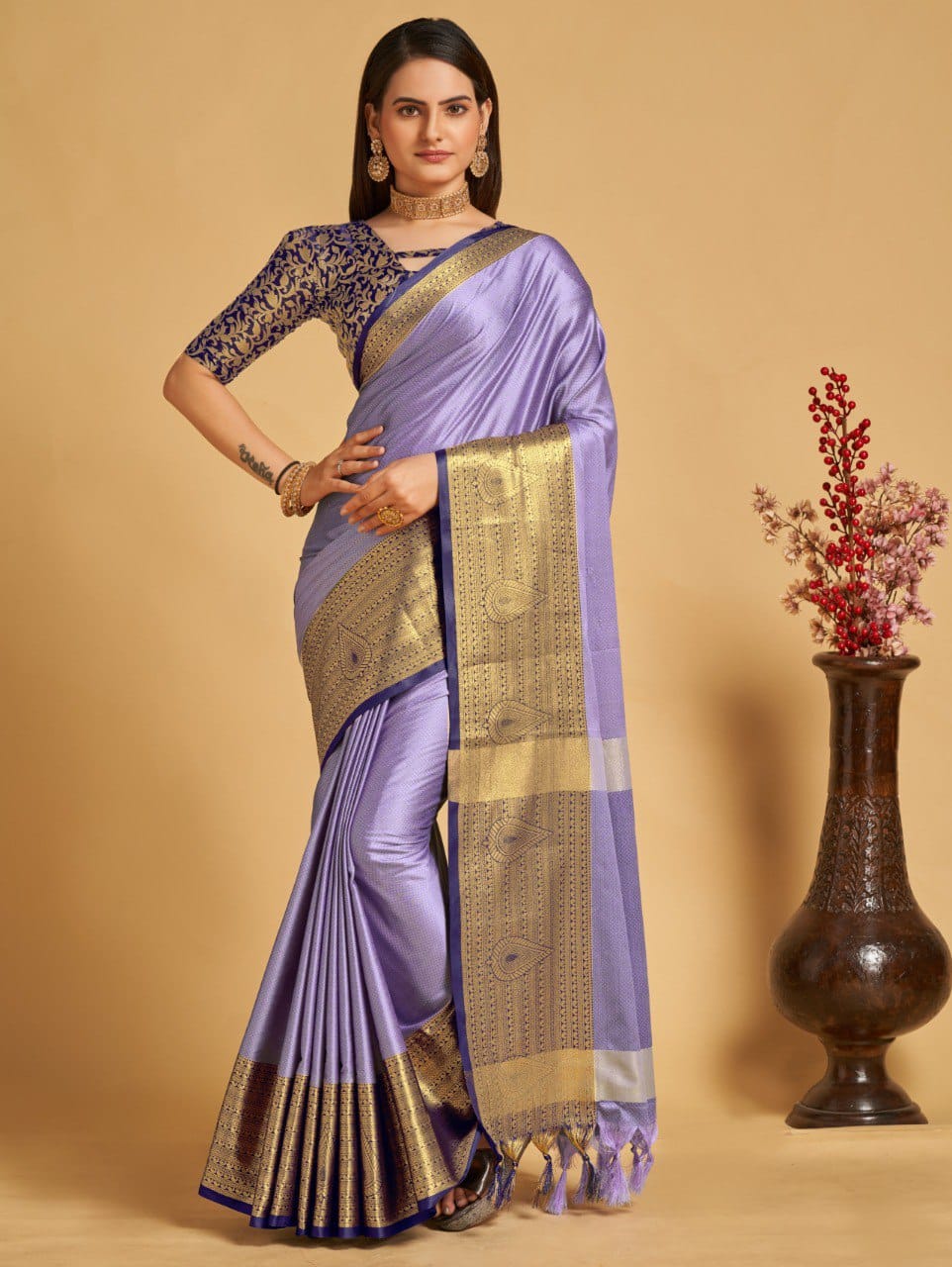 Lavender Golden Design Aanushi Kanjivaram Silk Saree