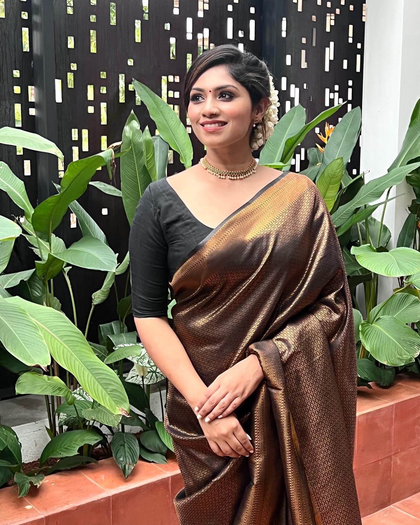 Black Copper Design Boarder Dola Silk Saree