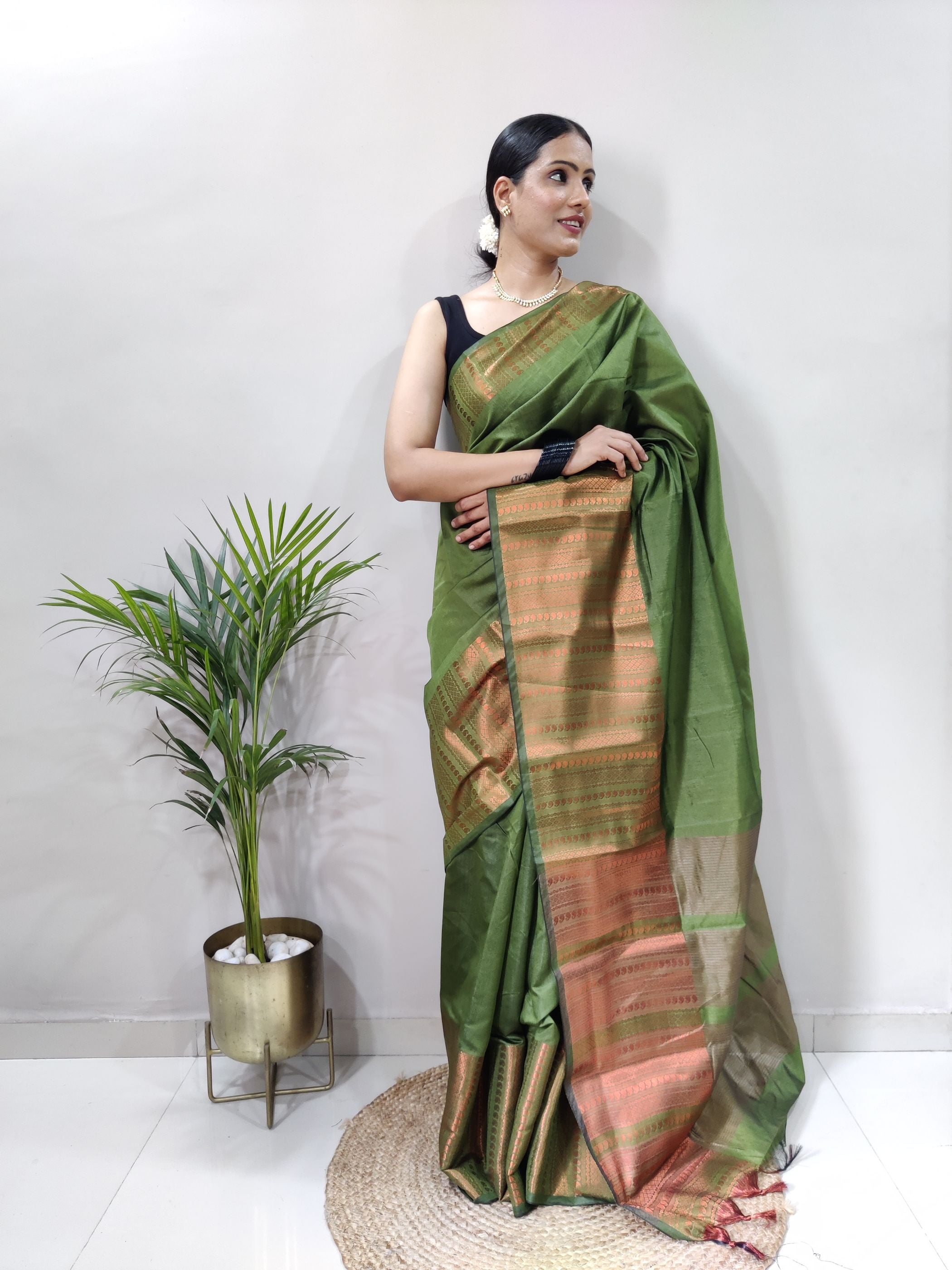 Mehndi Copper Design Mango Kanjivaram Silk Saree