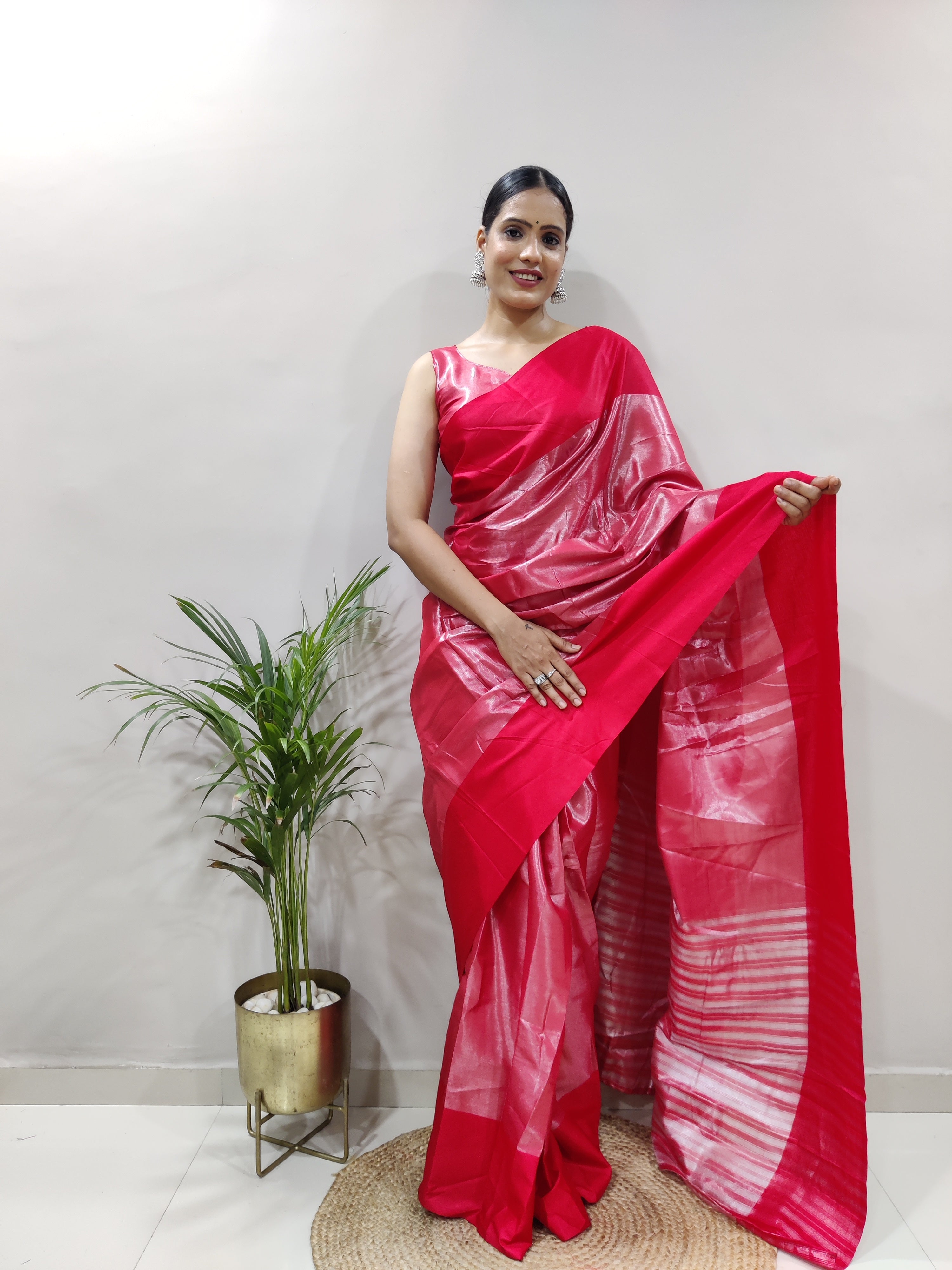 Red Silver Shade pallu Design Divya Pure Silk Saree