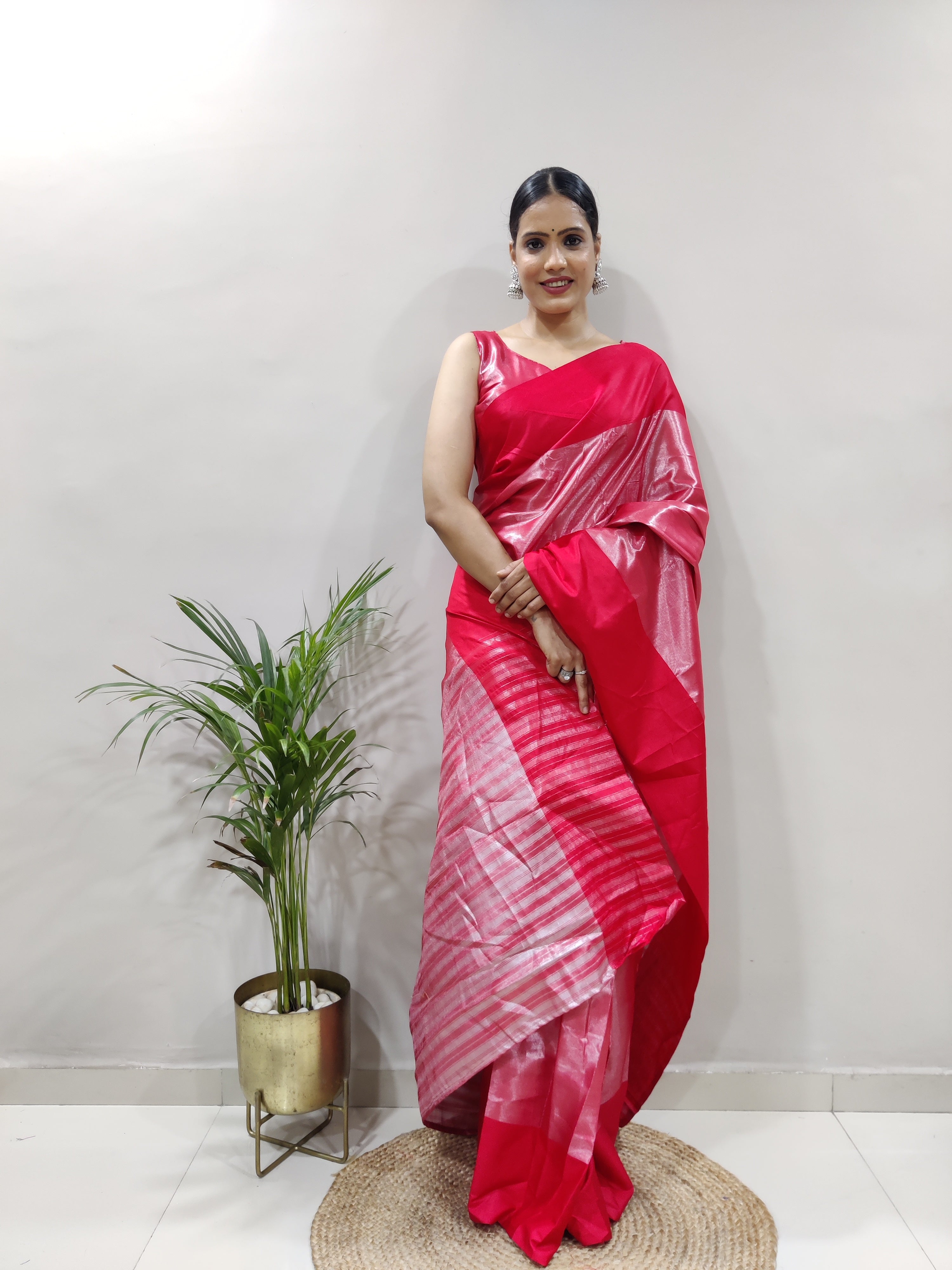 Red Silver Shade pallu Design Divya Pure Silk Saree