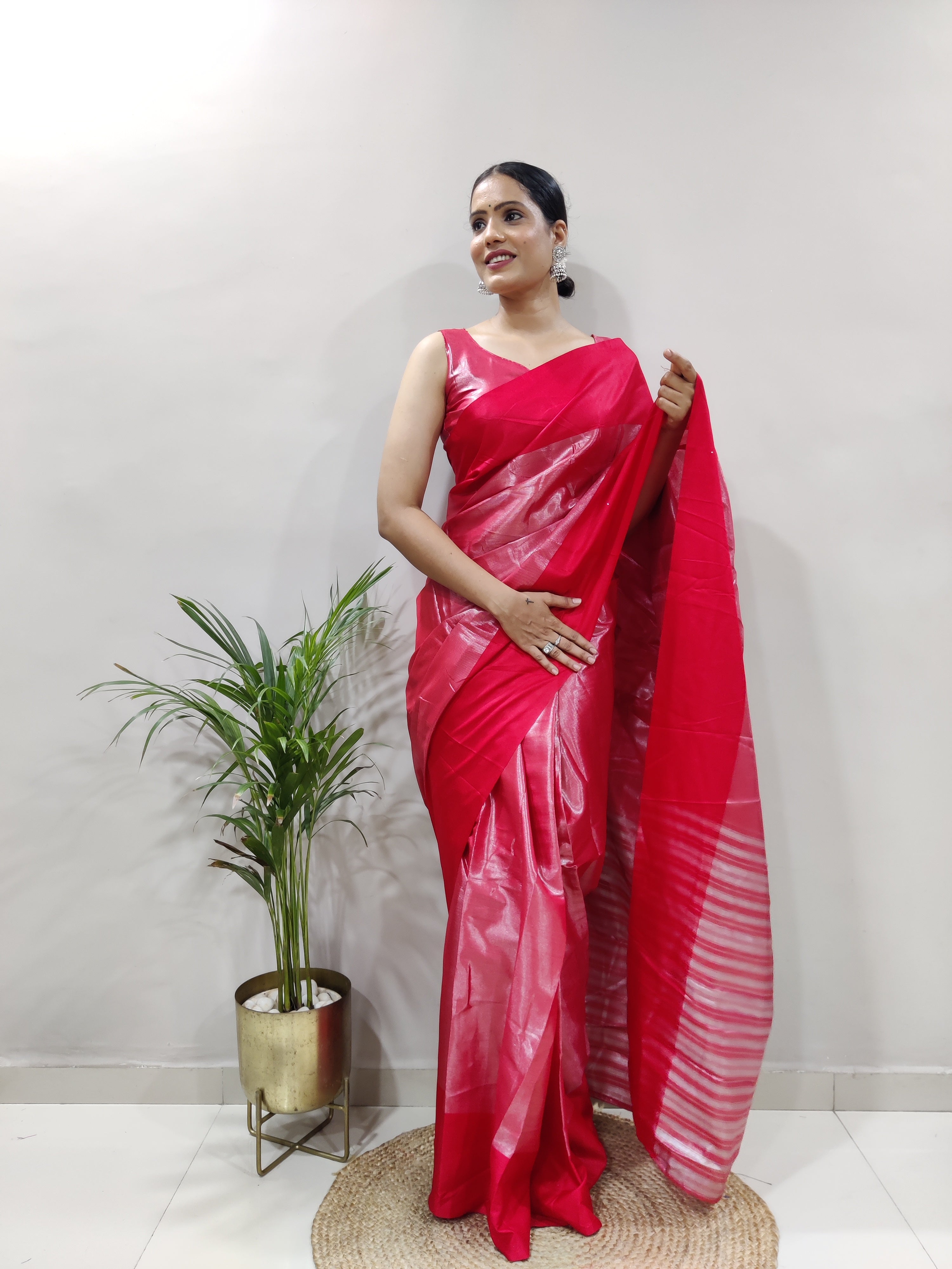 Red Silver Shade pallu Design Divya Pure Silk Saree