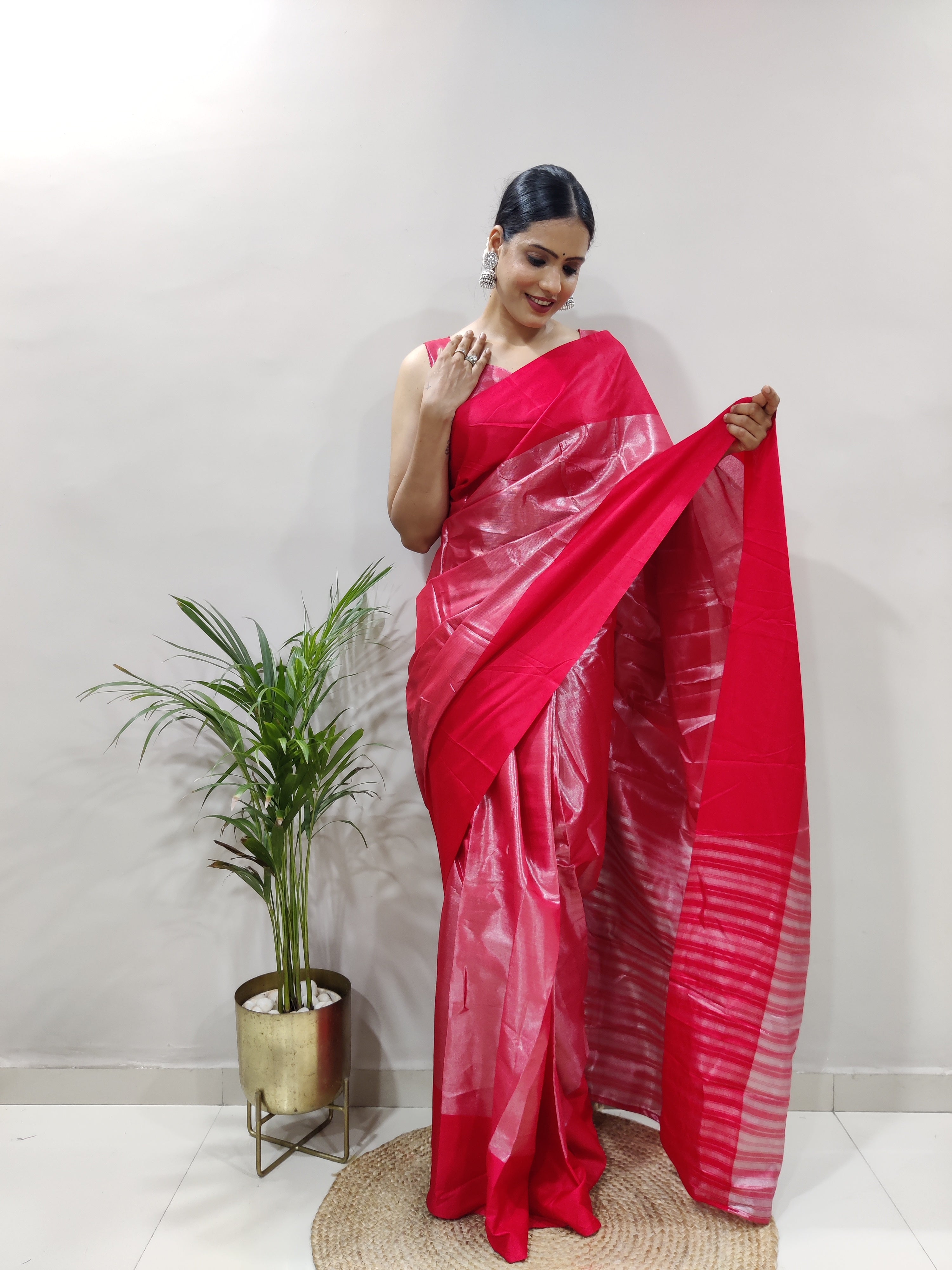 Red Silver Shade pallu Design Divya Pure Silk Saree