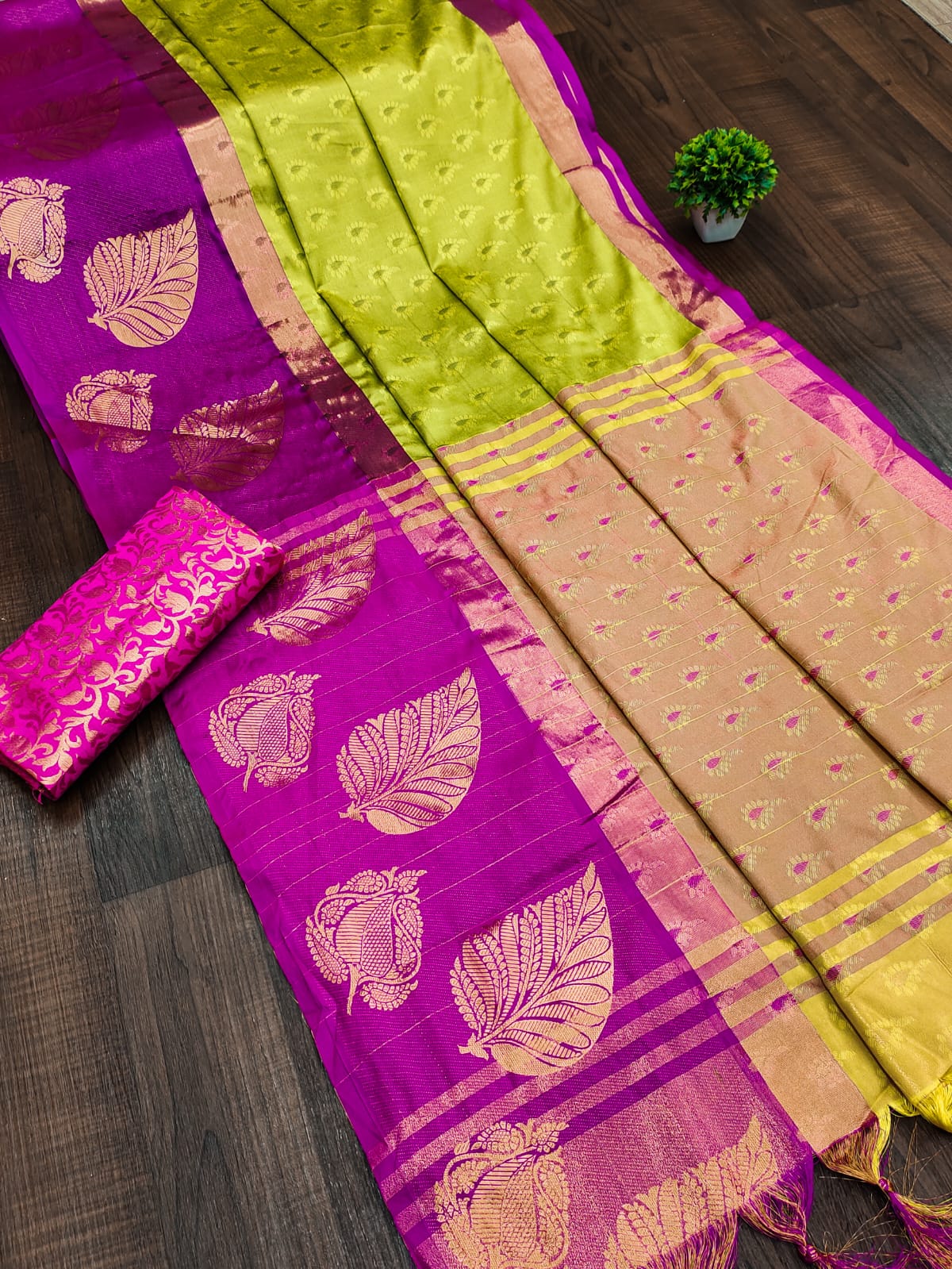 Lemon DarkPink Goldenpatti Design Kanjivaram Silk Saree