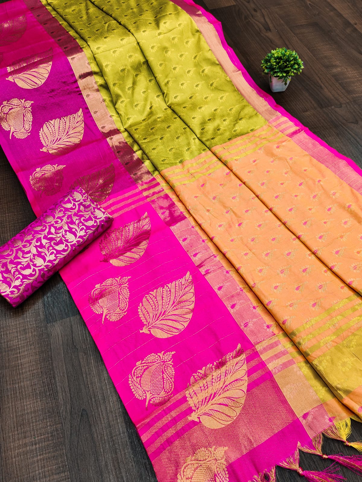 Lemon Light Pink Goldenpatti Design Kanjivaram Silk Saree