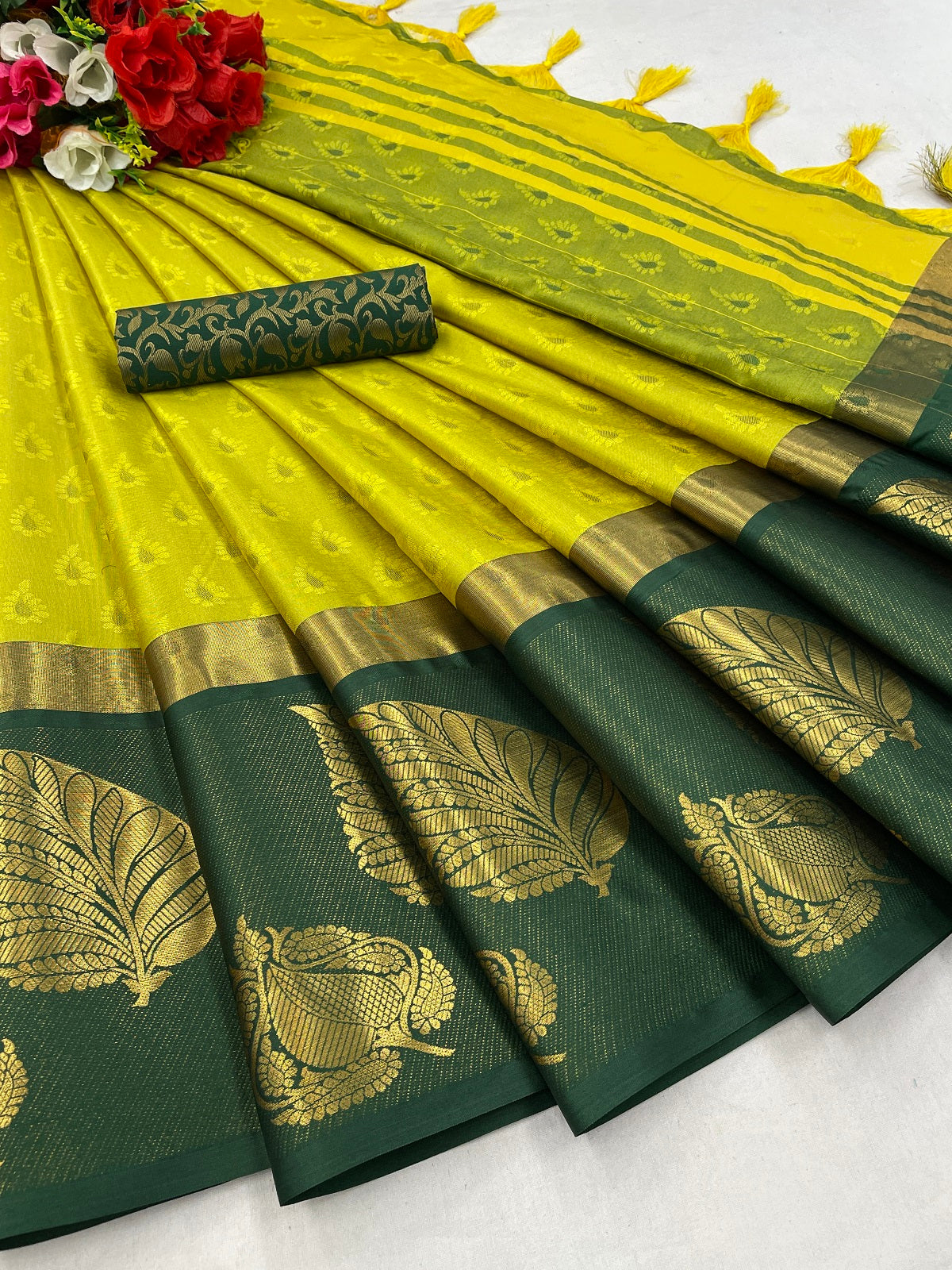 Lemon Green Goldenpatti Design Kanjivaram Silk Saree