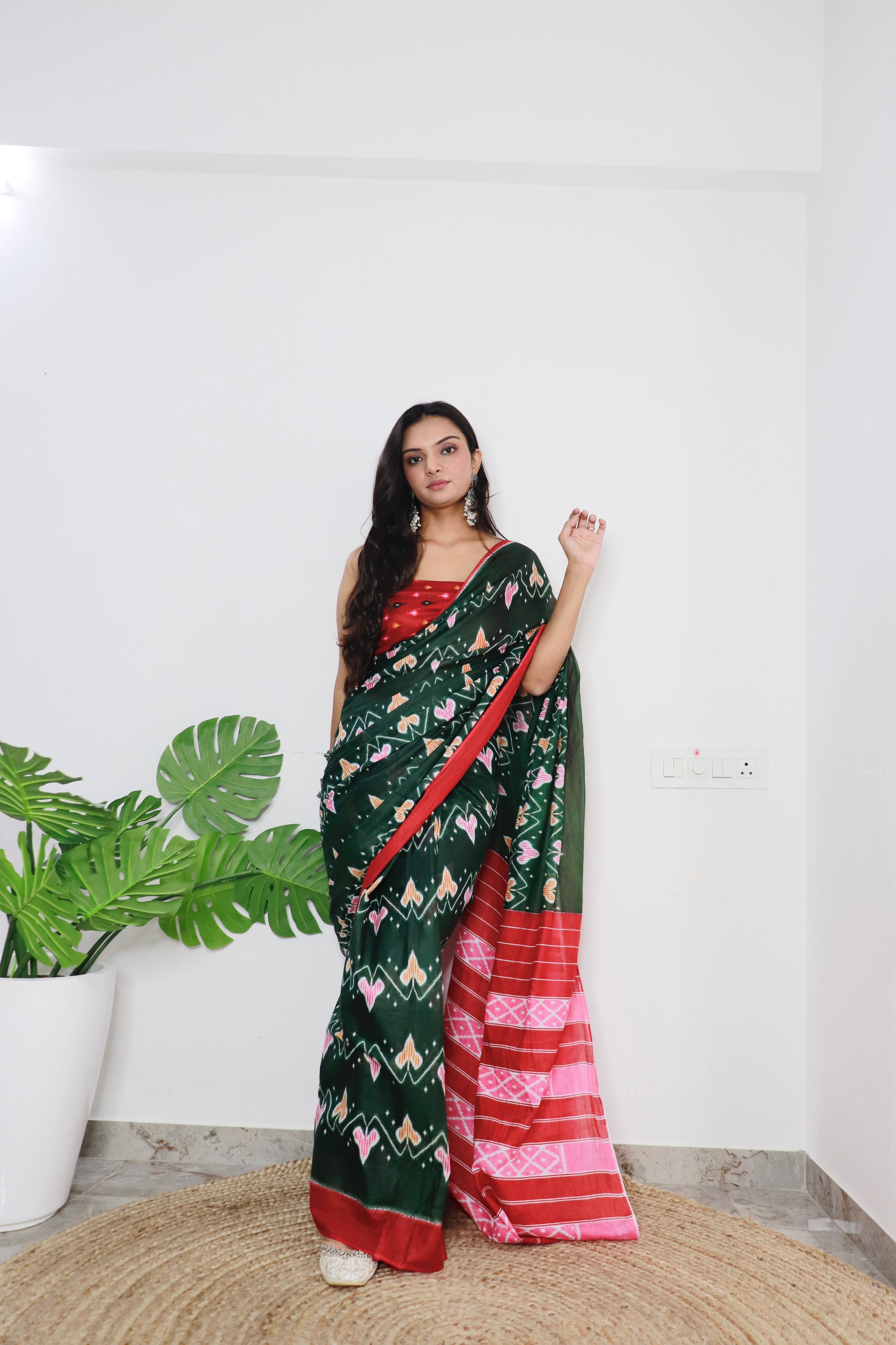 Green Printed 100% Soft Pure Cotton Saree With Unstitched Blouse.