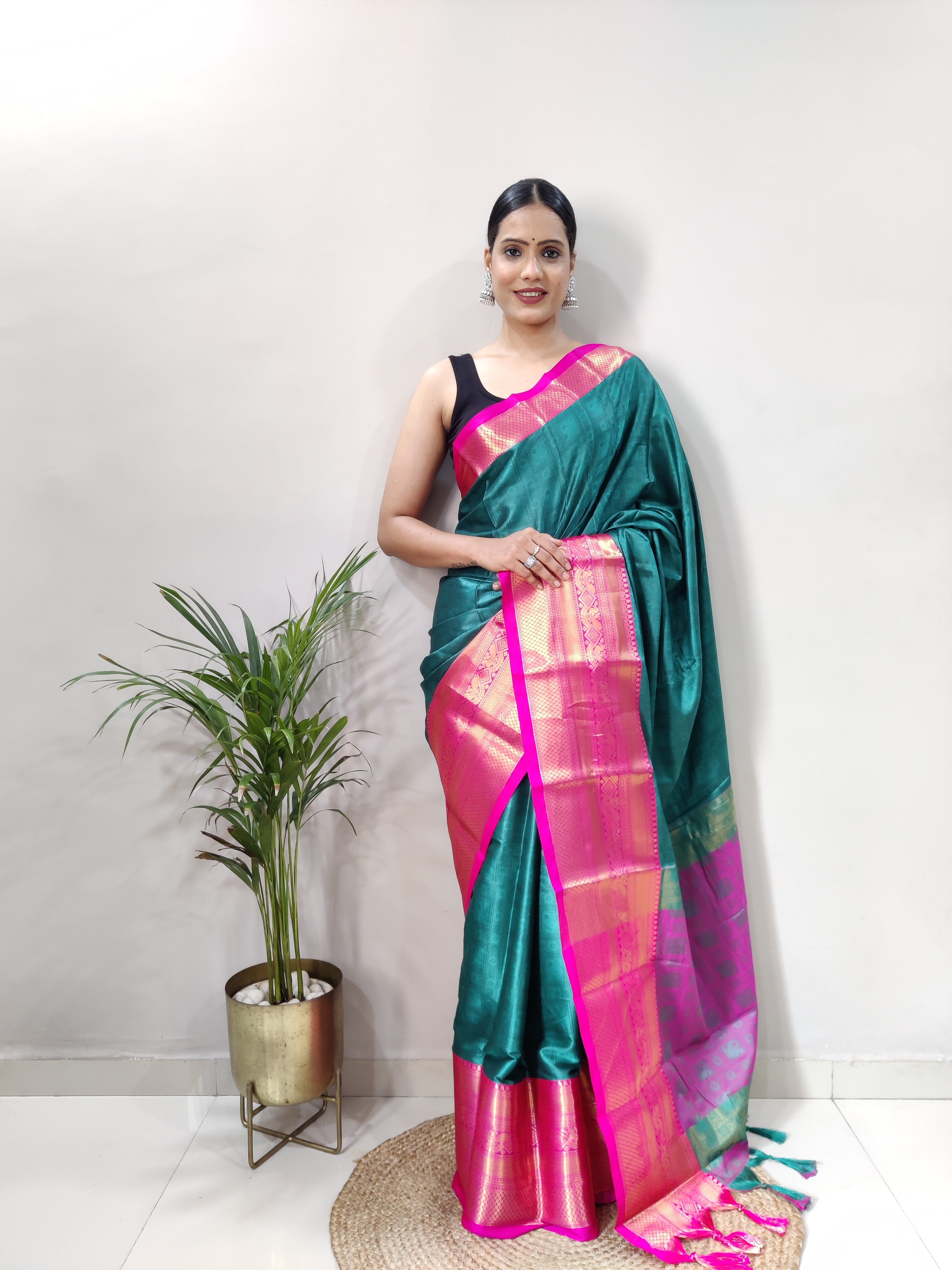 Aqua Pink Tapsi  Kanjivaram Silk Saree