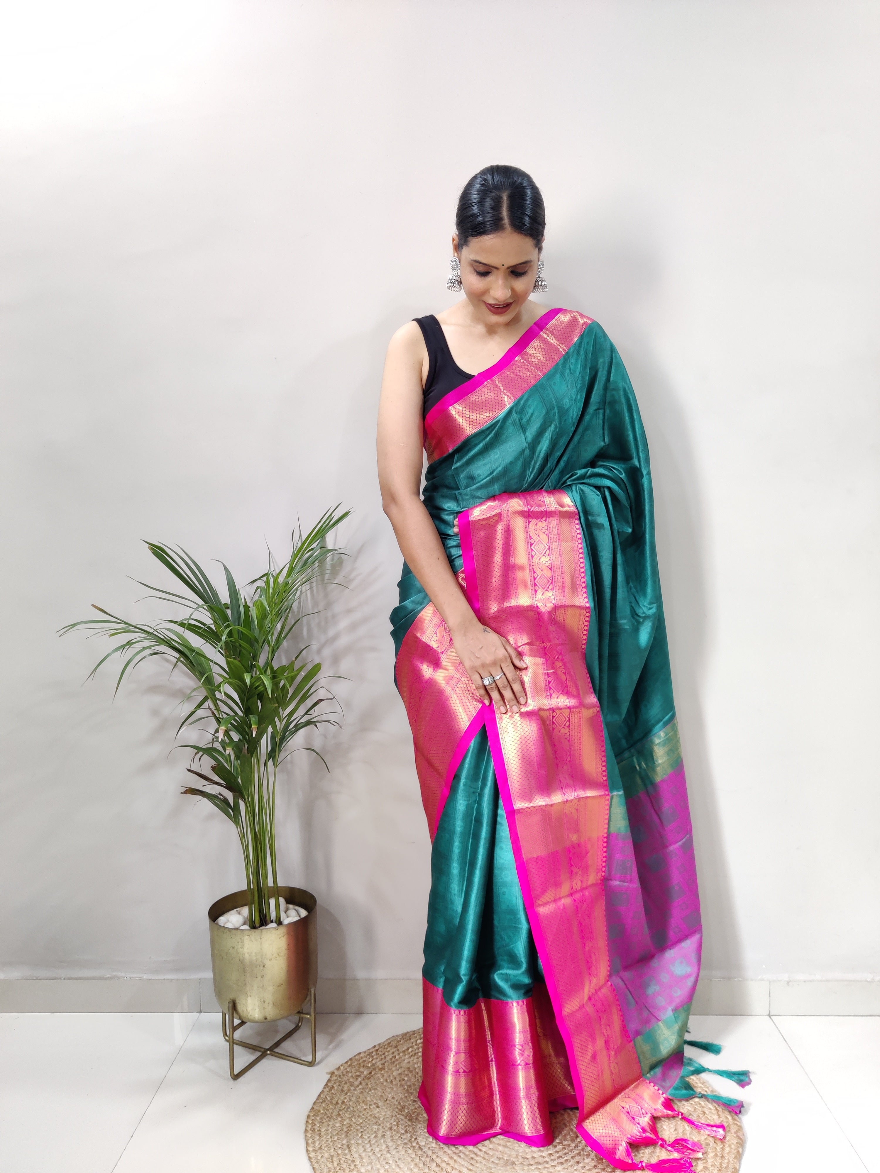 Aqua Pink Tapsi  Kanjivaram Silk Saree