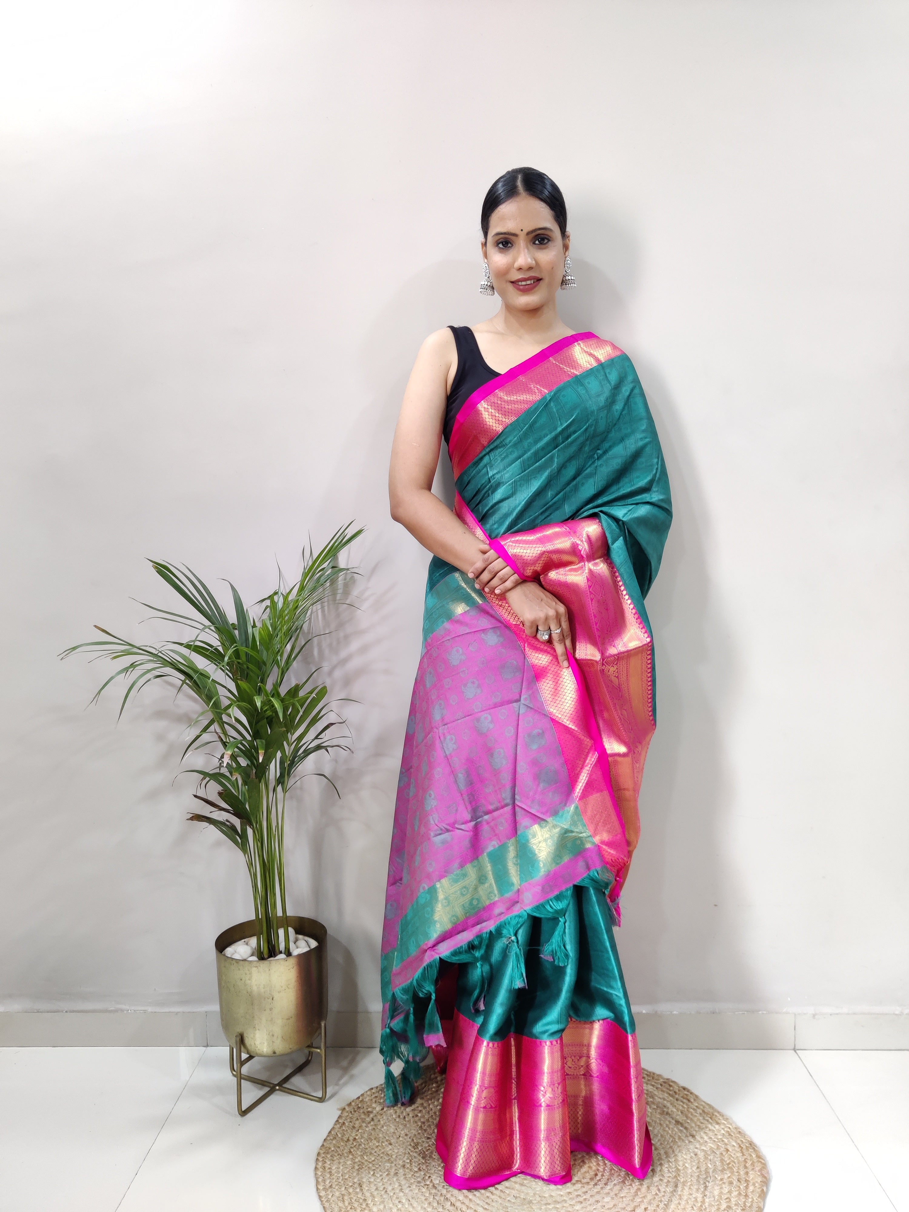 Aqua Pink Tapsi  Kanjivaram Silk Saree