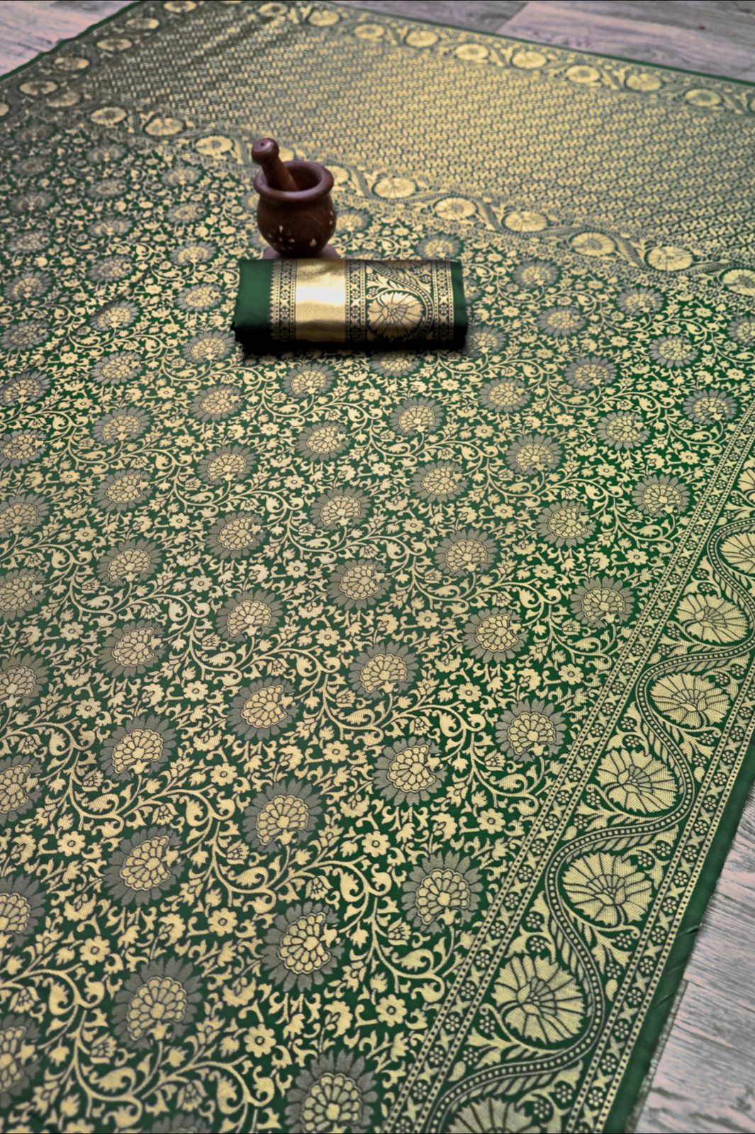 Dark Green Golden Design Boarder Kalavati Kanjivaram Silk Saree