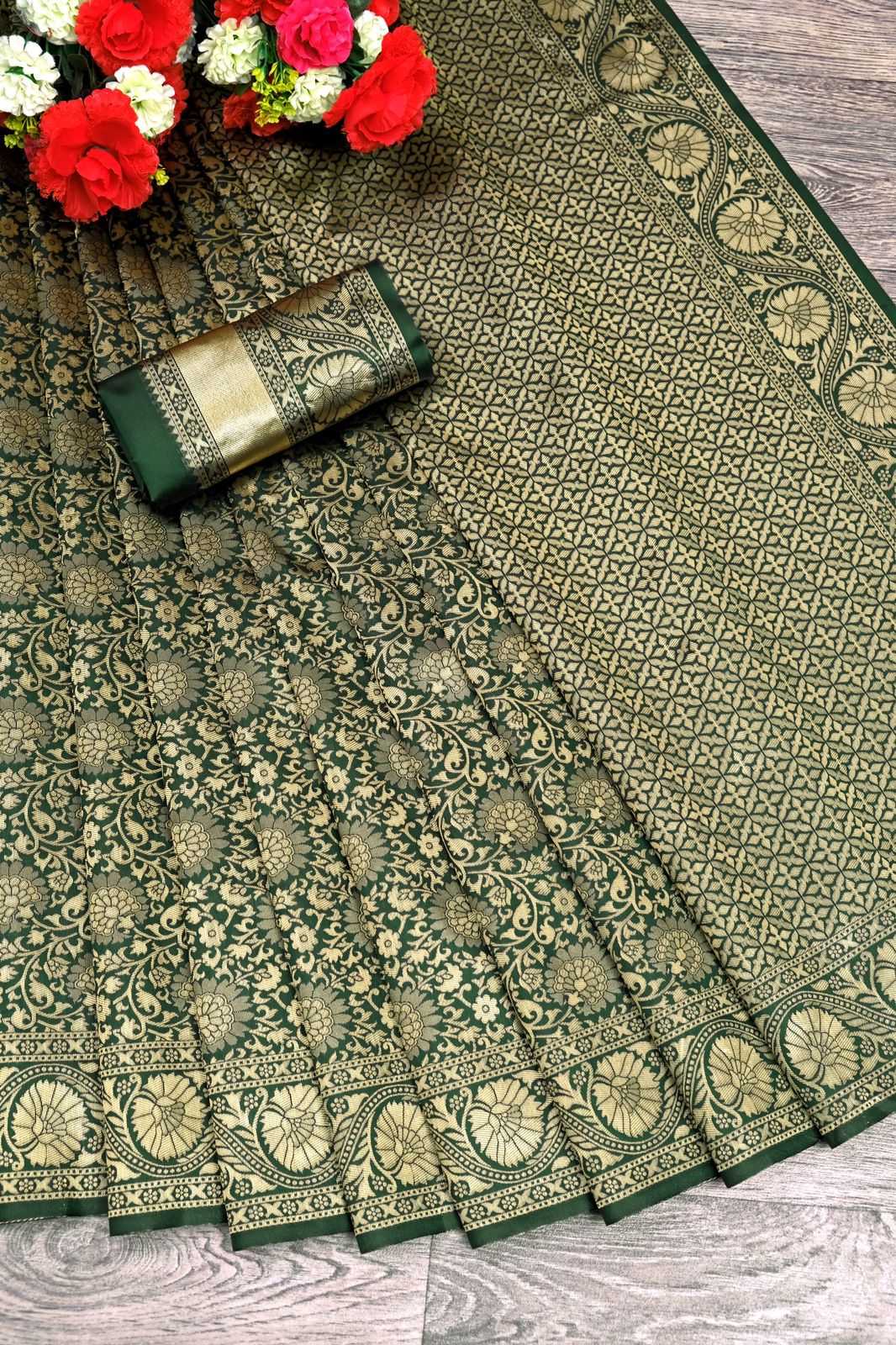 Dark Green Golden Design Boarder Kalavati Kanjivaram Silk Saree