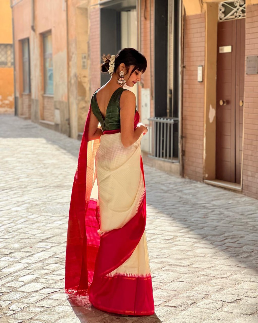 White and Pink Boarder Design Kokila Italian Silk Saree