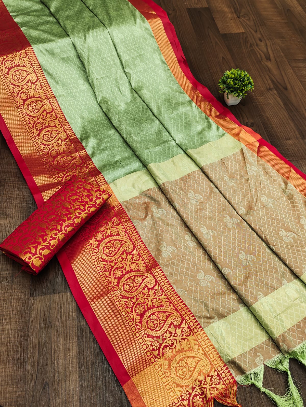 Pista Red Golden Design Nandita Cotton Silk Saree