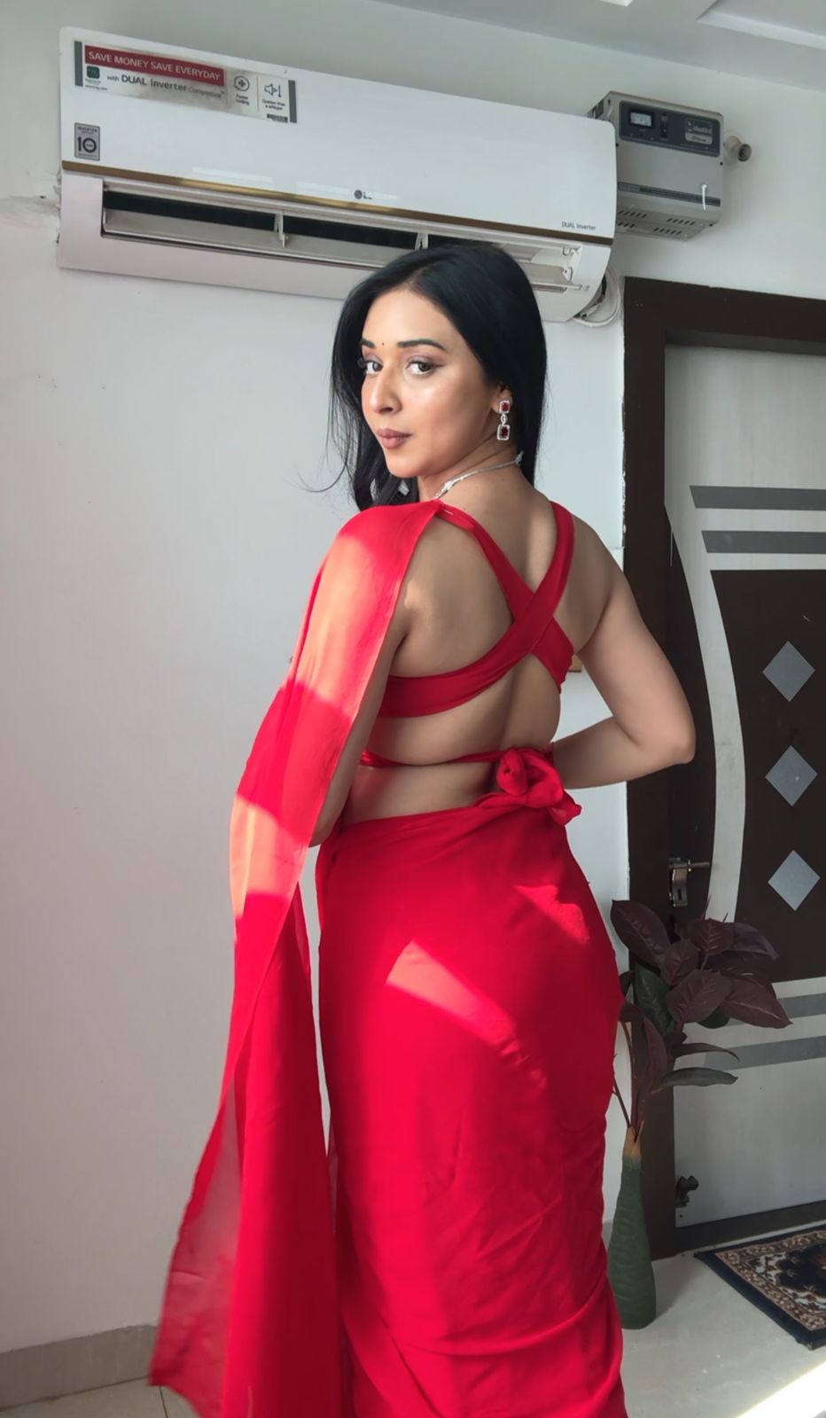 1-Minute Ready To Wear Plain Red Saree With Unstitched Blouse.