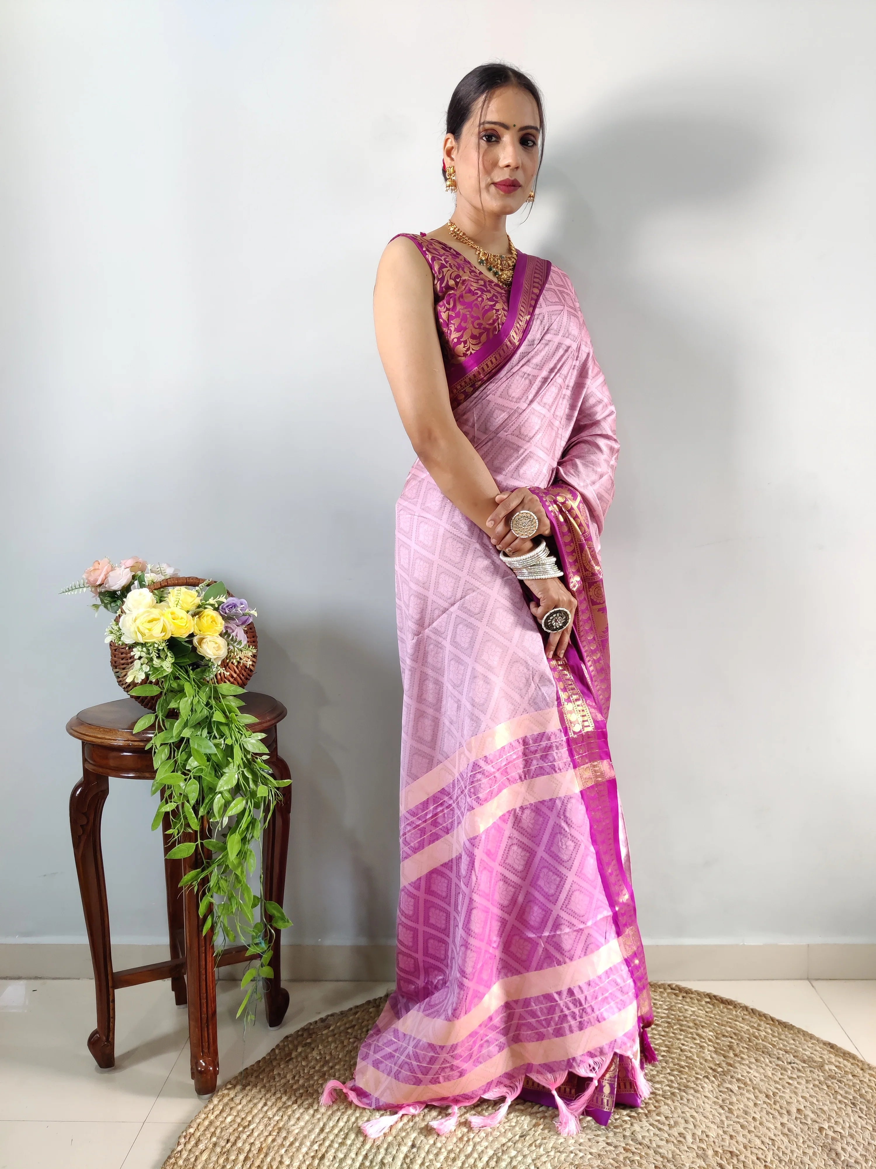 1 Min Ready-To-Wear Pink Banarasi Silk Saree With Unstitched Blouse.