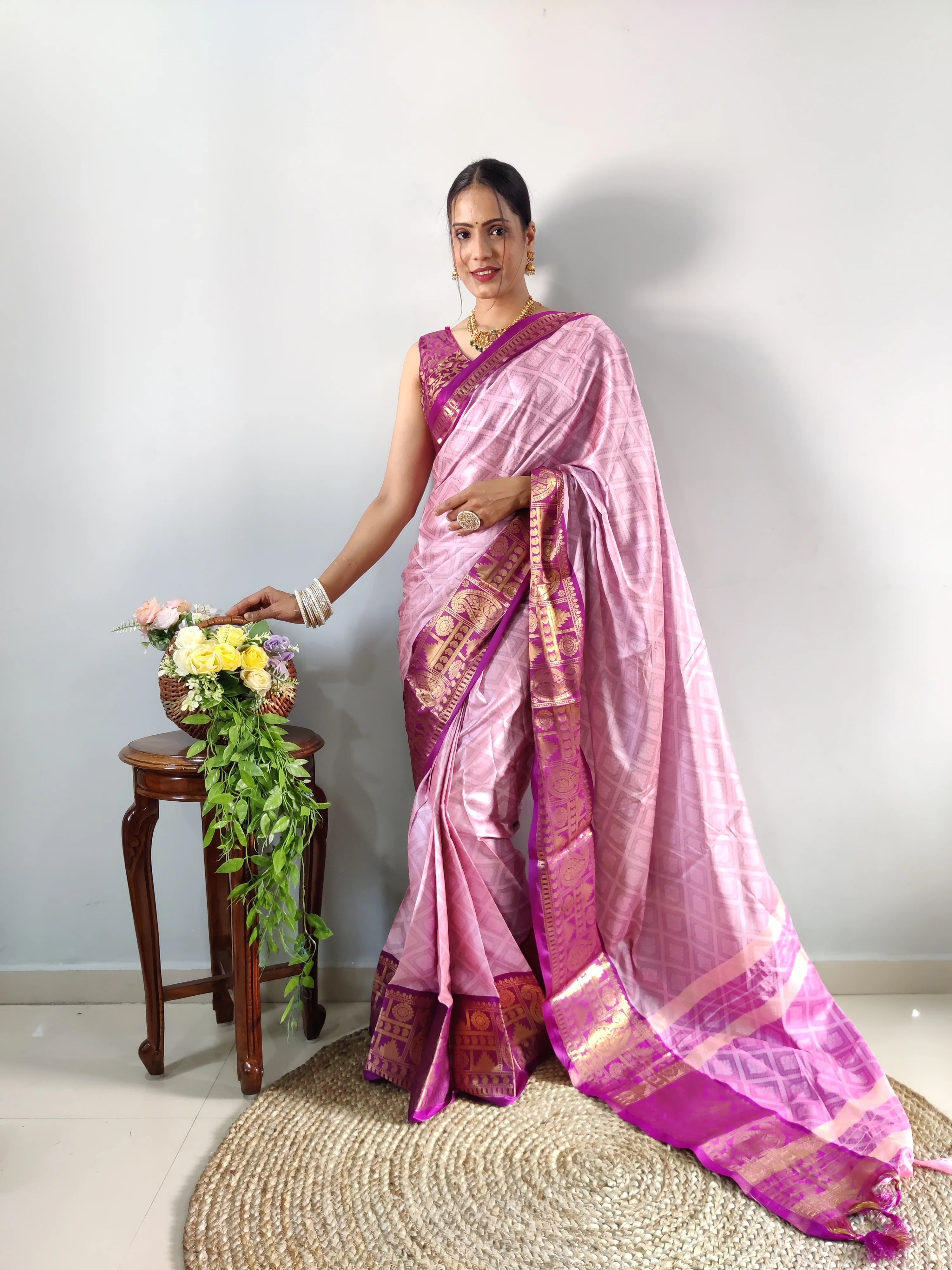 1 Min Ready-To-Wear Pink Banarasi Silk Saree With Unstitched Blouse.