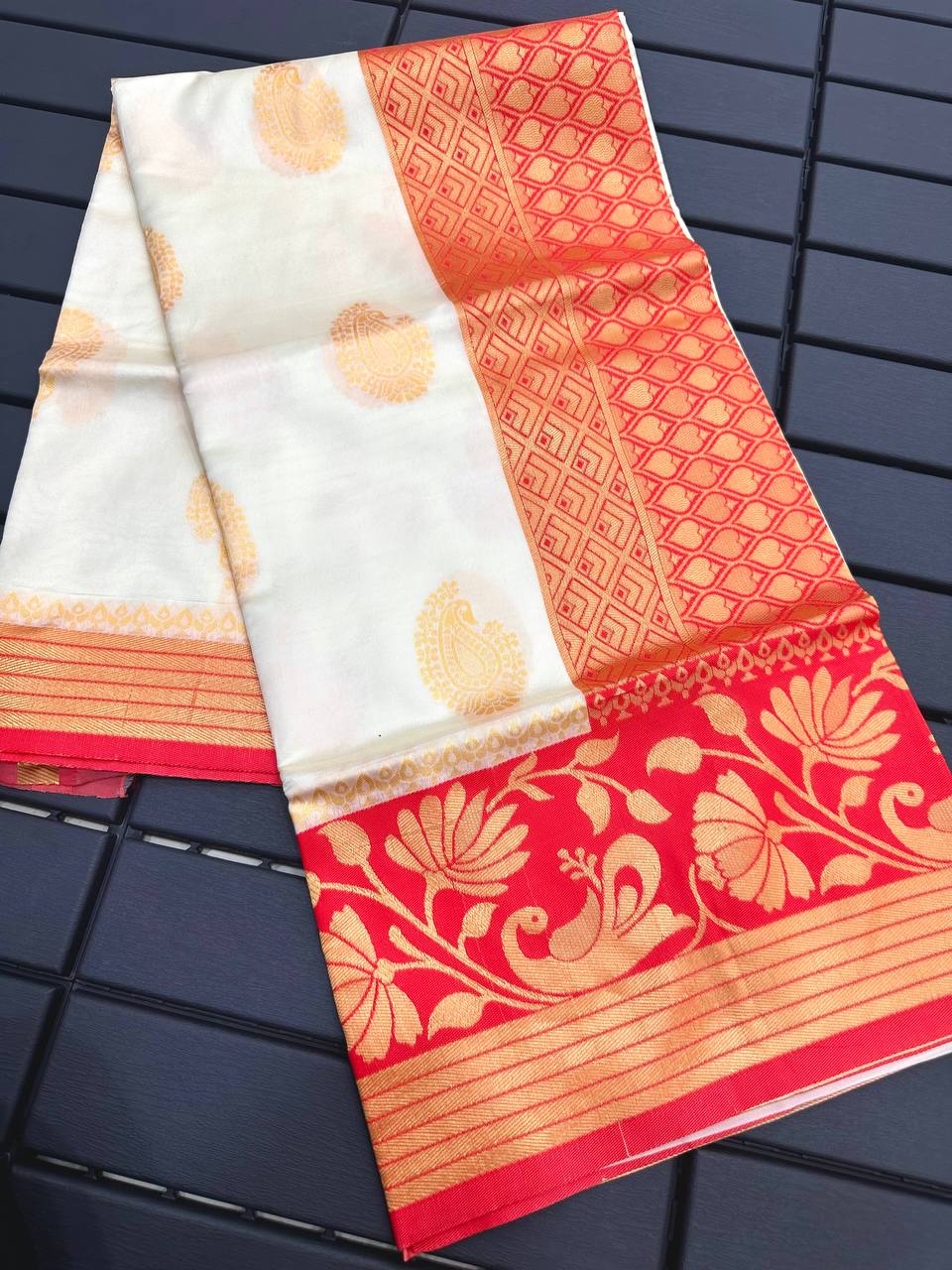 Off-white & Red Golden Boarder Bangoli Pure Silk Saree