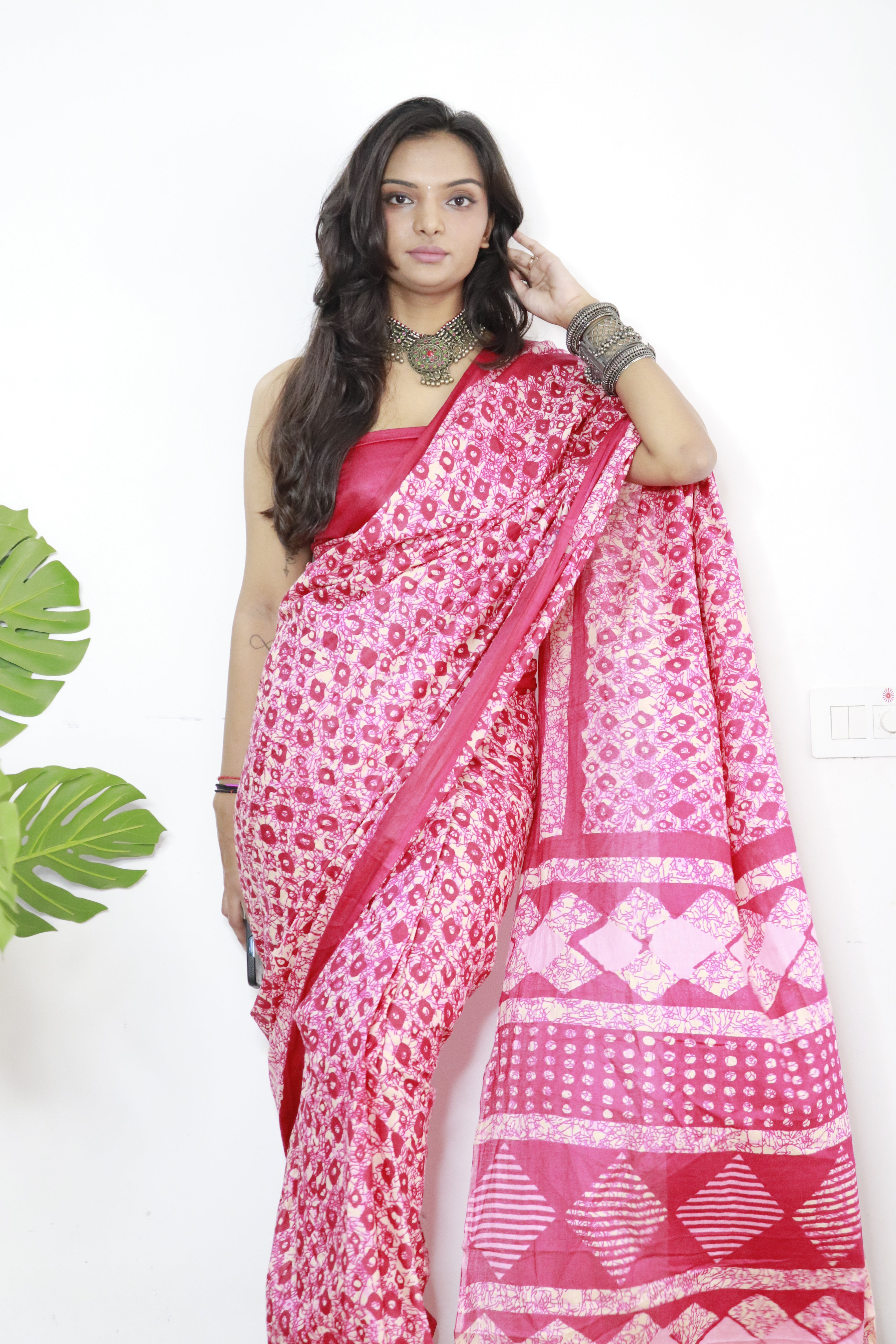 Red Printed 100% Soft Pure Cotton Saree With Unstitched Blouse.