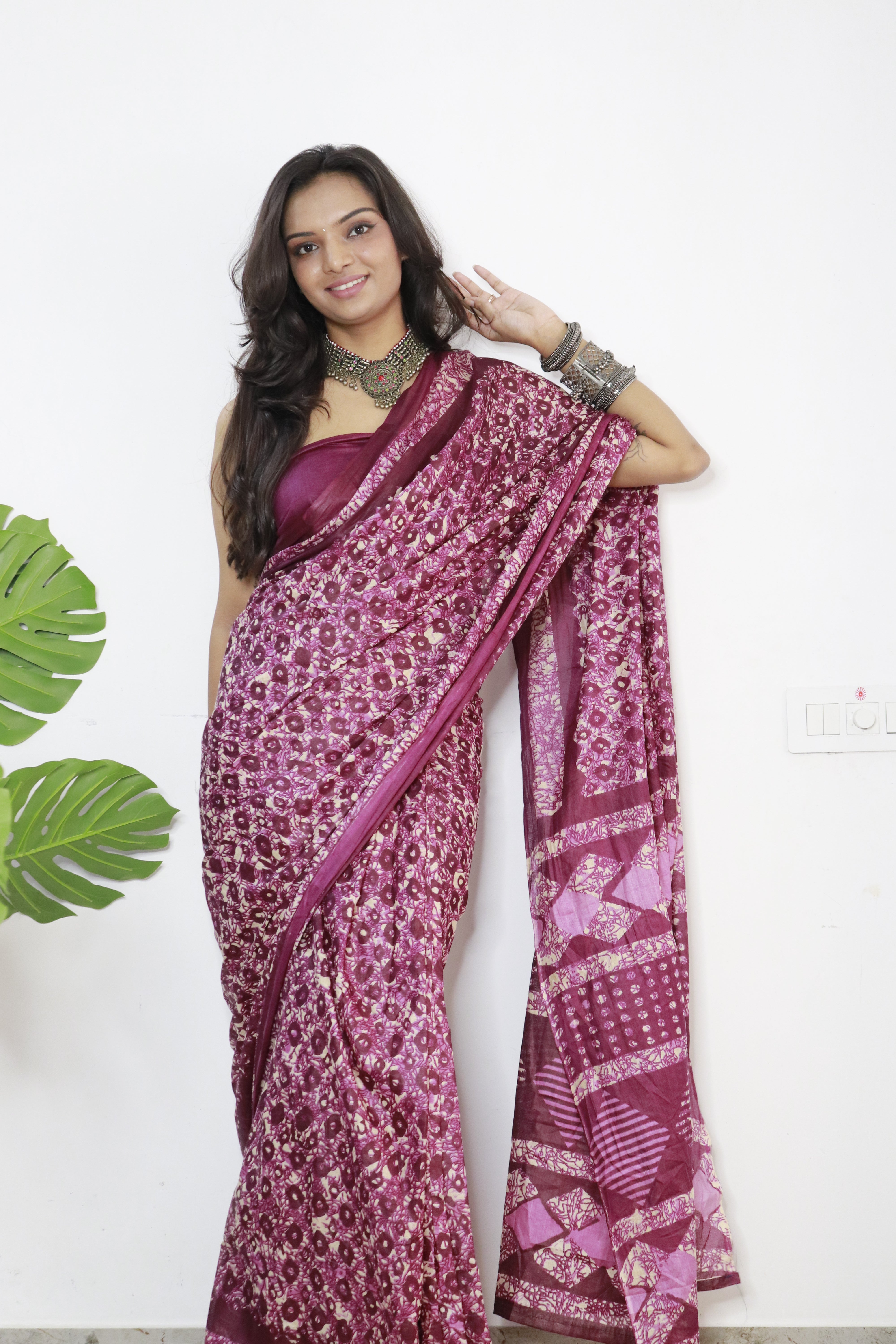 Maroon Printed 100% Soft Pure Cotton Saree With Unstitched Blouse.