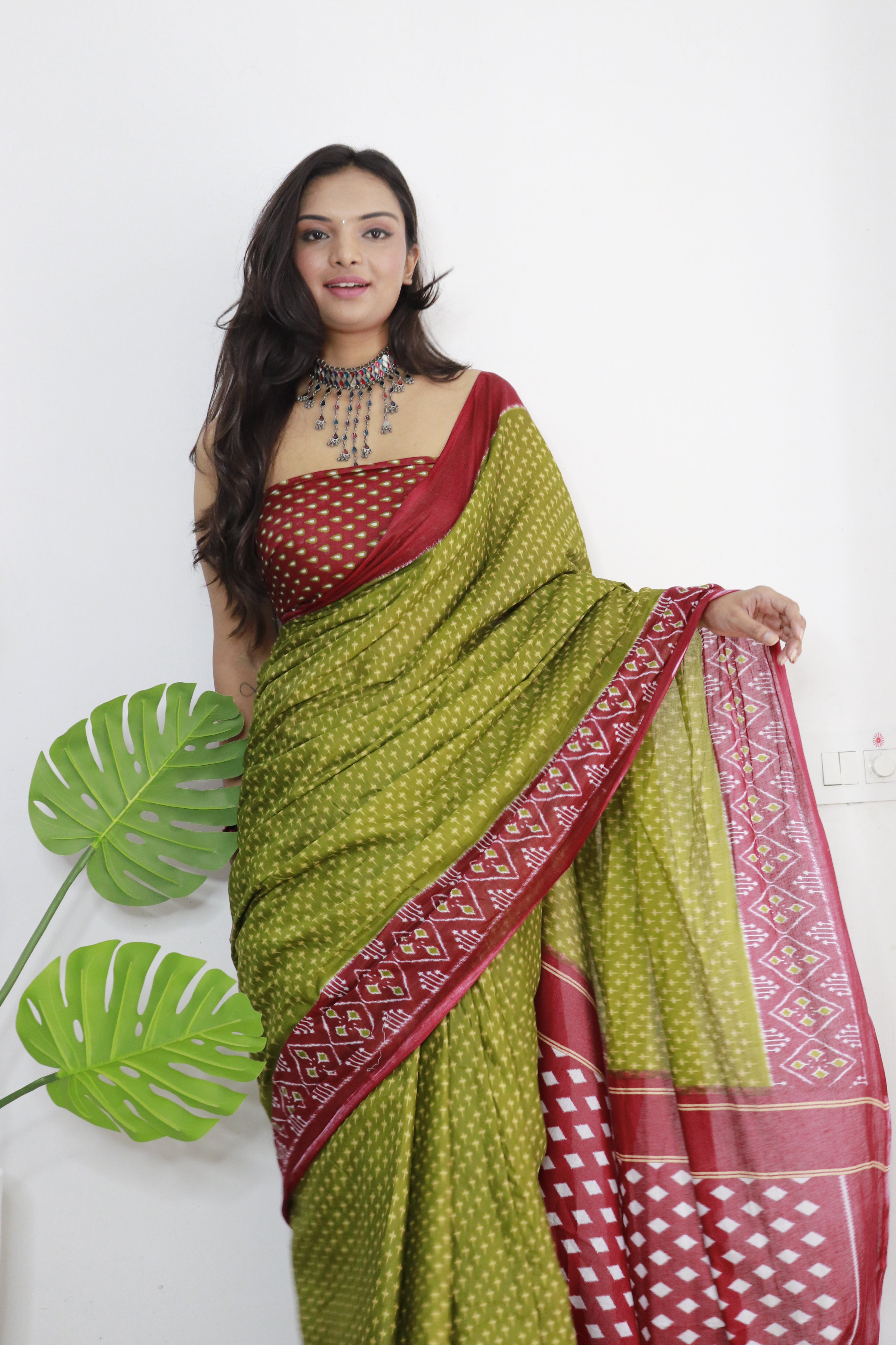 Maroon Printed 100% Soft Pure Cotton Saree With Unstitched Blouse.