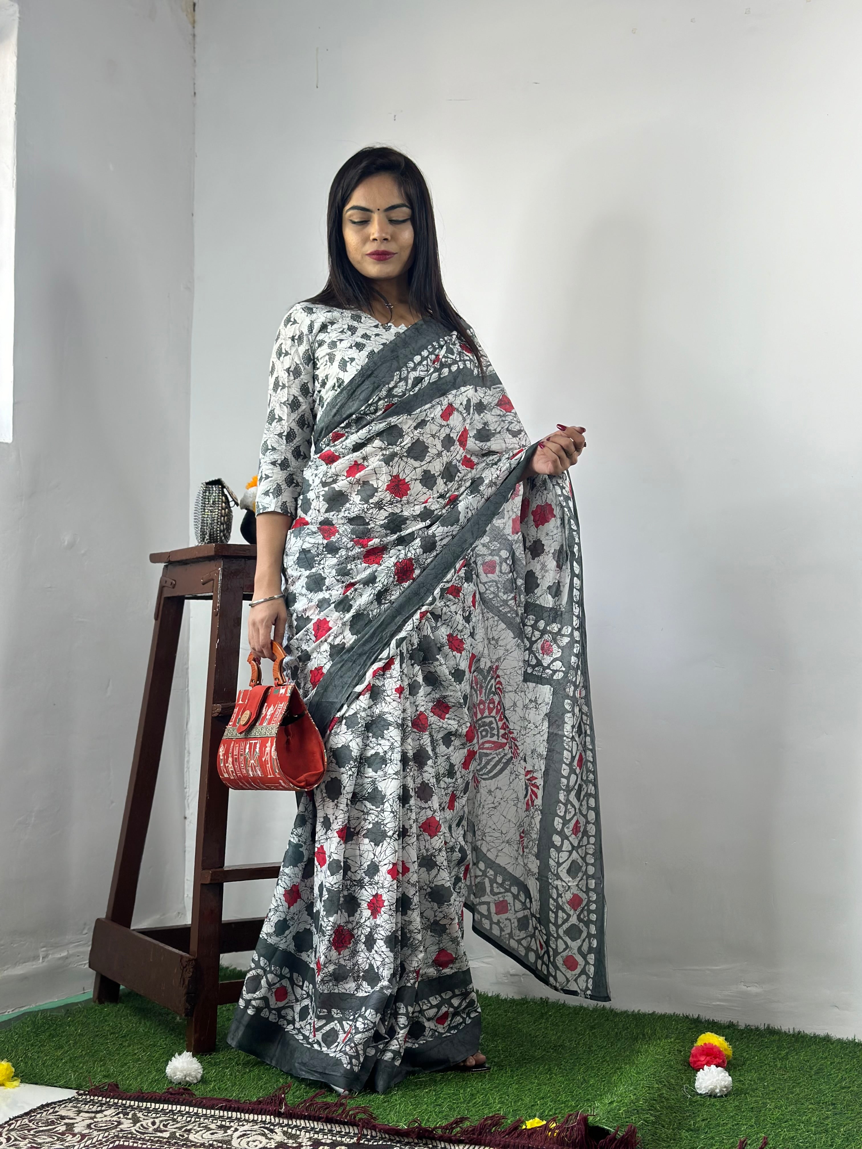 Beautiful Printed Soft Pure Cotton Saree With Unstitched Blouse.