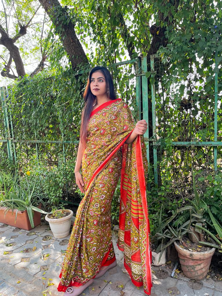 Printed Soft Pure Cotton Saree With Unstitched Blouse.