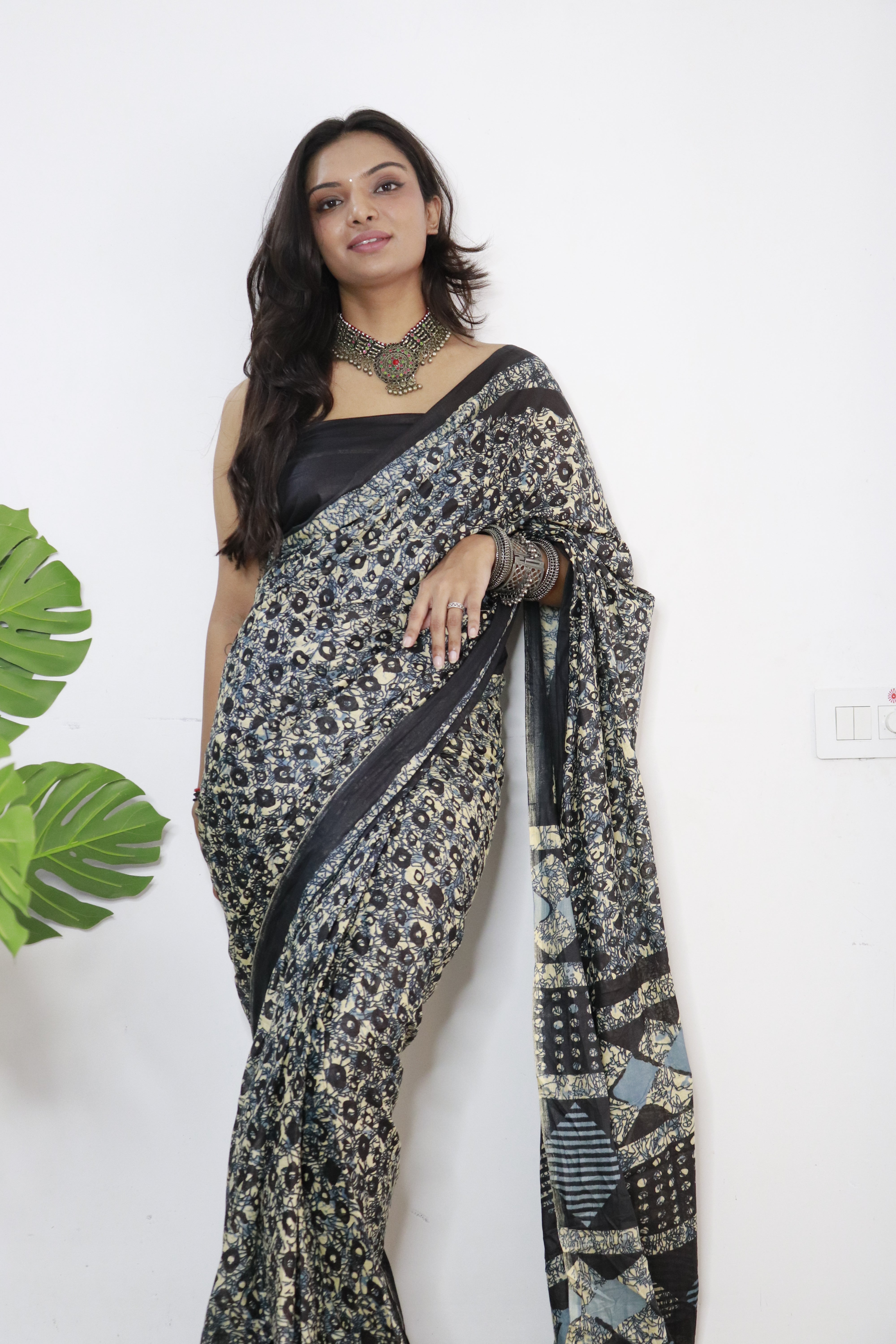 Black Printed 100% Soft Pure Cotton Saree With Unstitched Blouse.