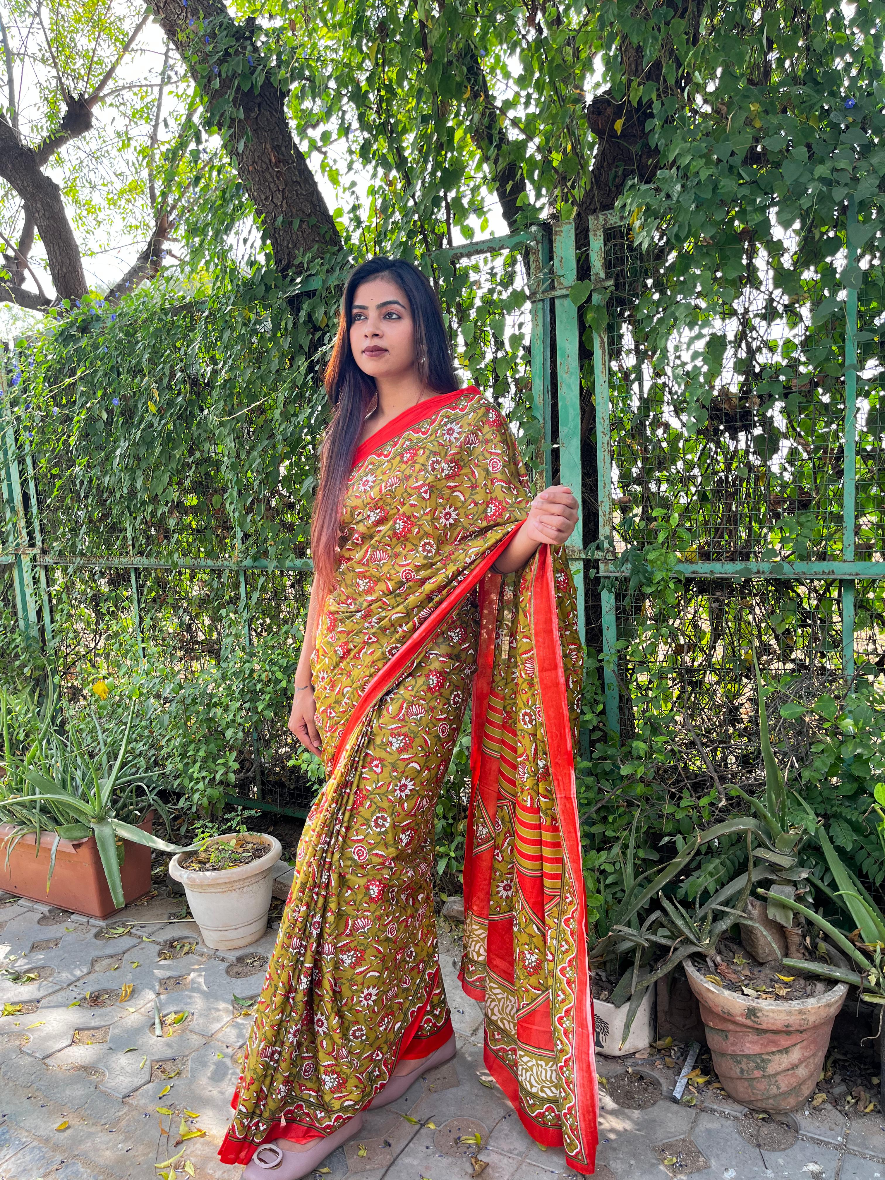 Printed Soft Pure Cotton Saree With Unstitched Blouse.