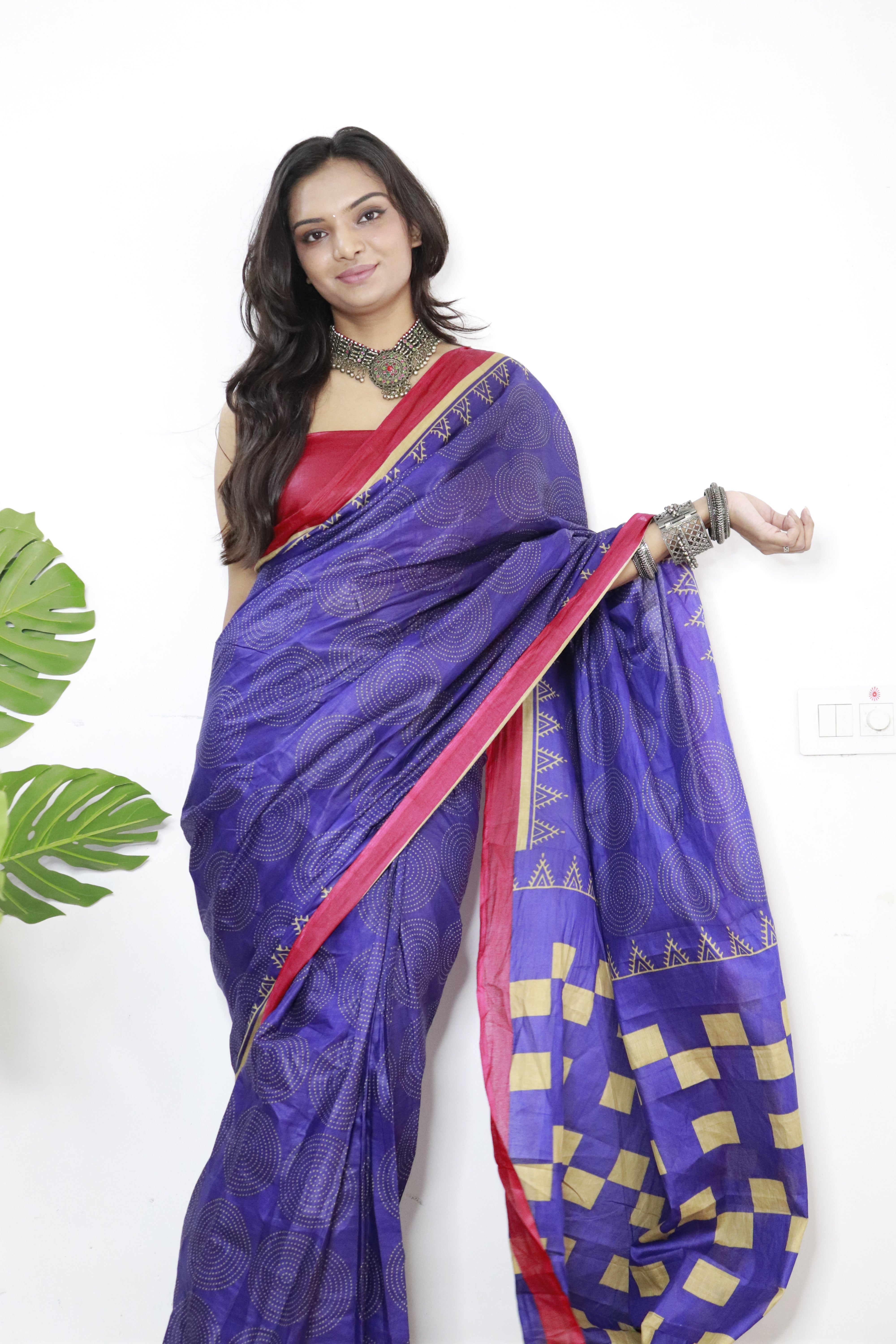 Royal Blue Printed 100% Soft Pure Cotton Saree With Unstitched Blouse.