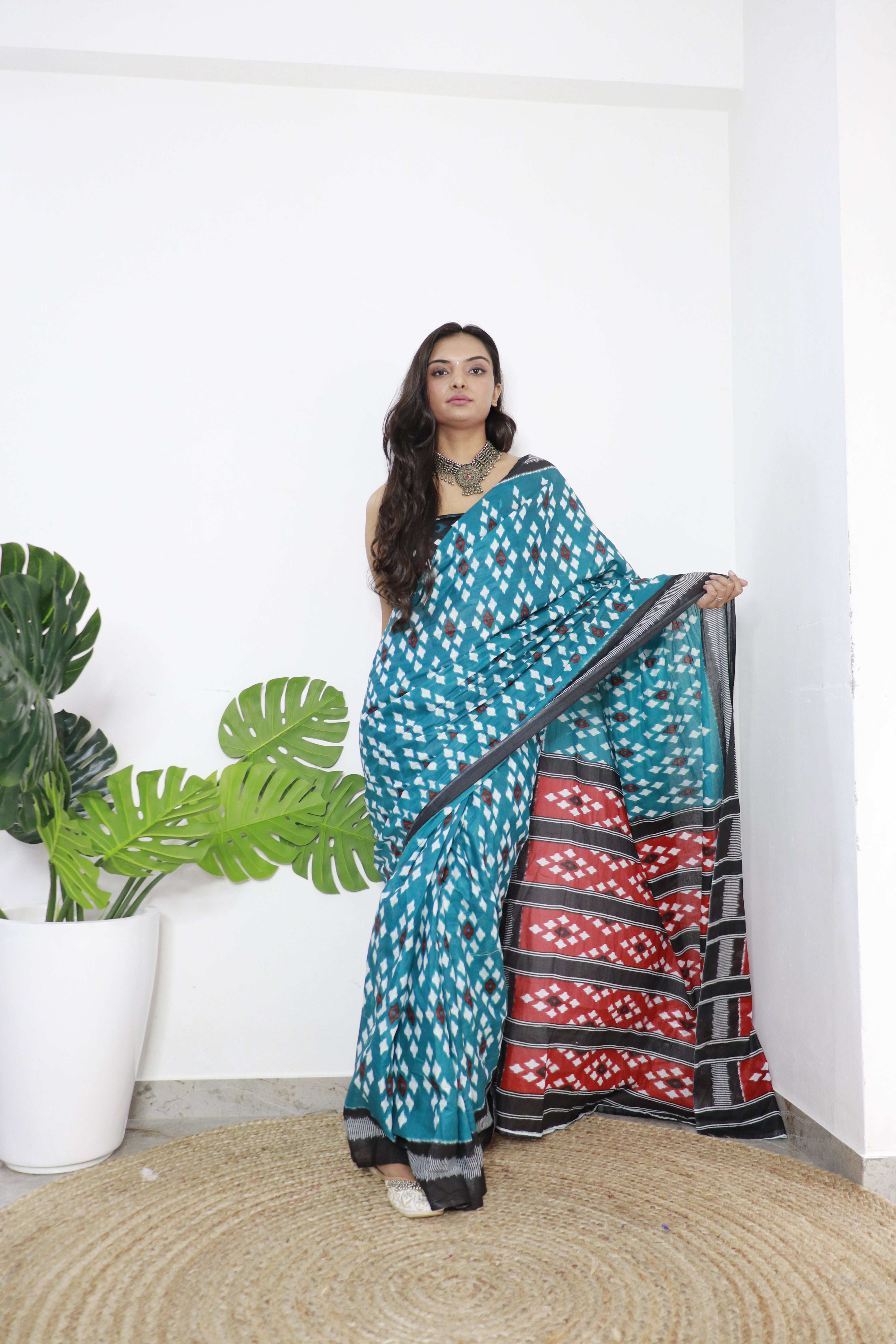 Black Printed 100% Soft Pure Cotton Saree With Unstitched Blouse.