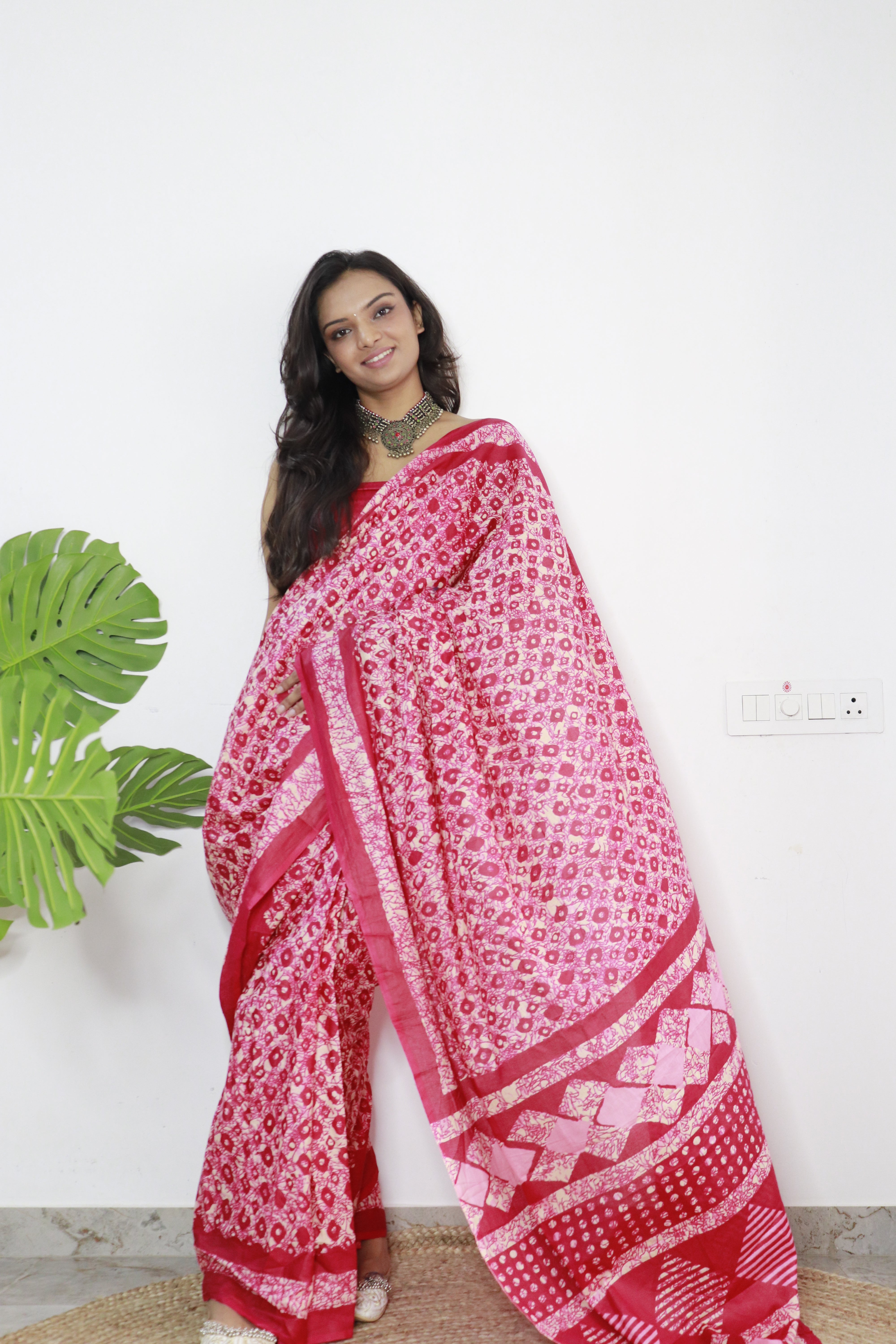 Red Printed 100% Soft Pure Cotton Saree With Unstitched Blouse.