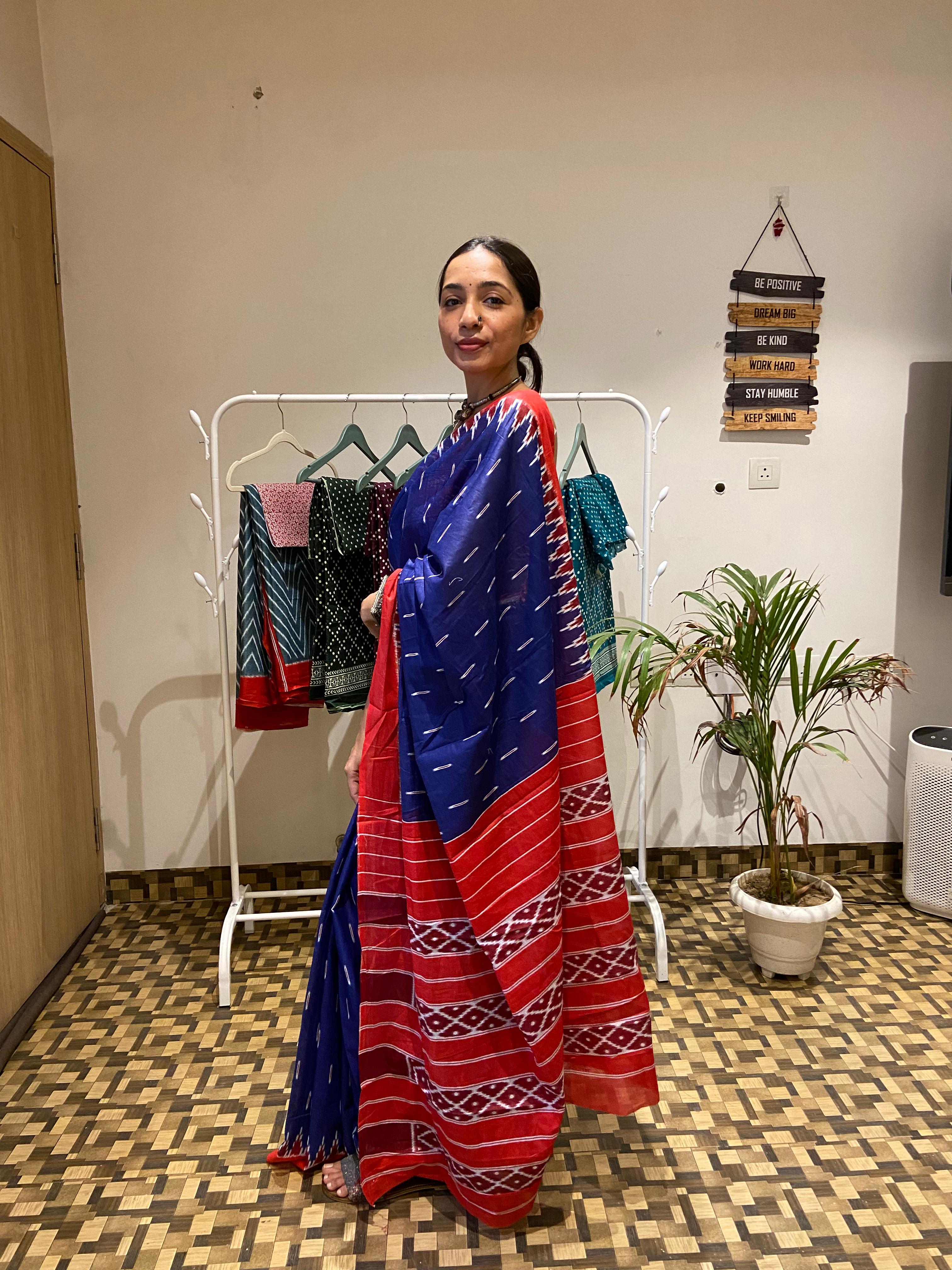 Blue Red Printed 100% Soft Pure Cotton Saree With Unstitched Blouse.