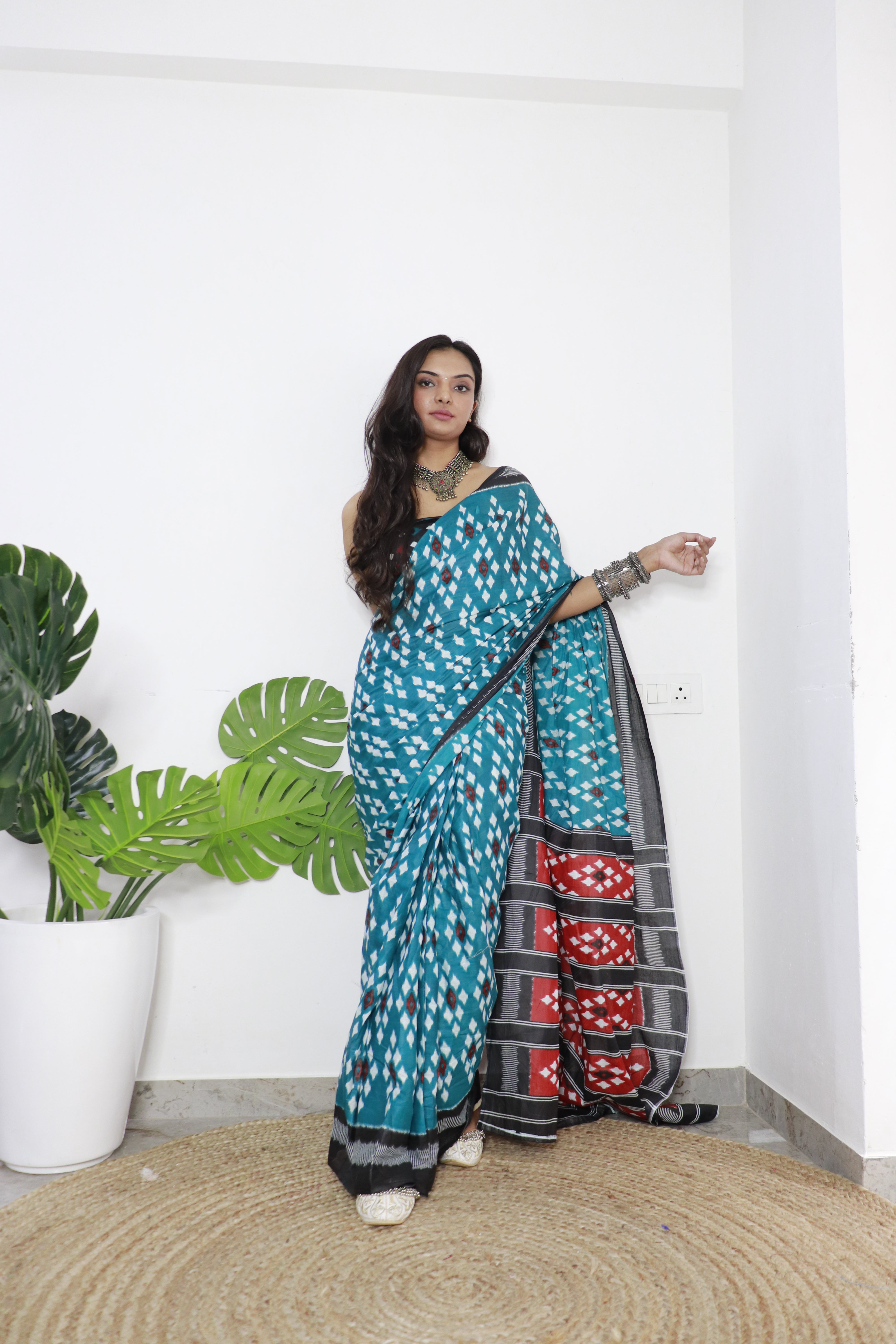 Black Printed 100% Soft Pure Cotton Saree With Unstitched Blouse.