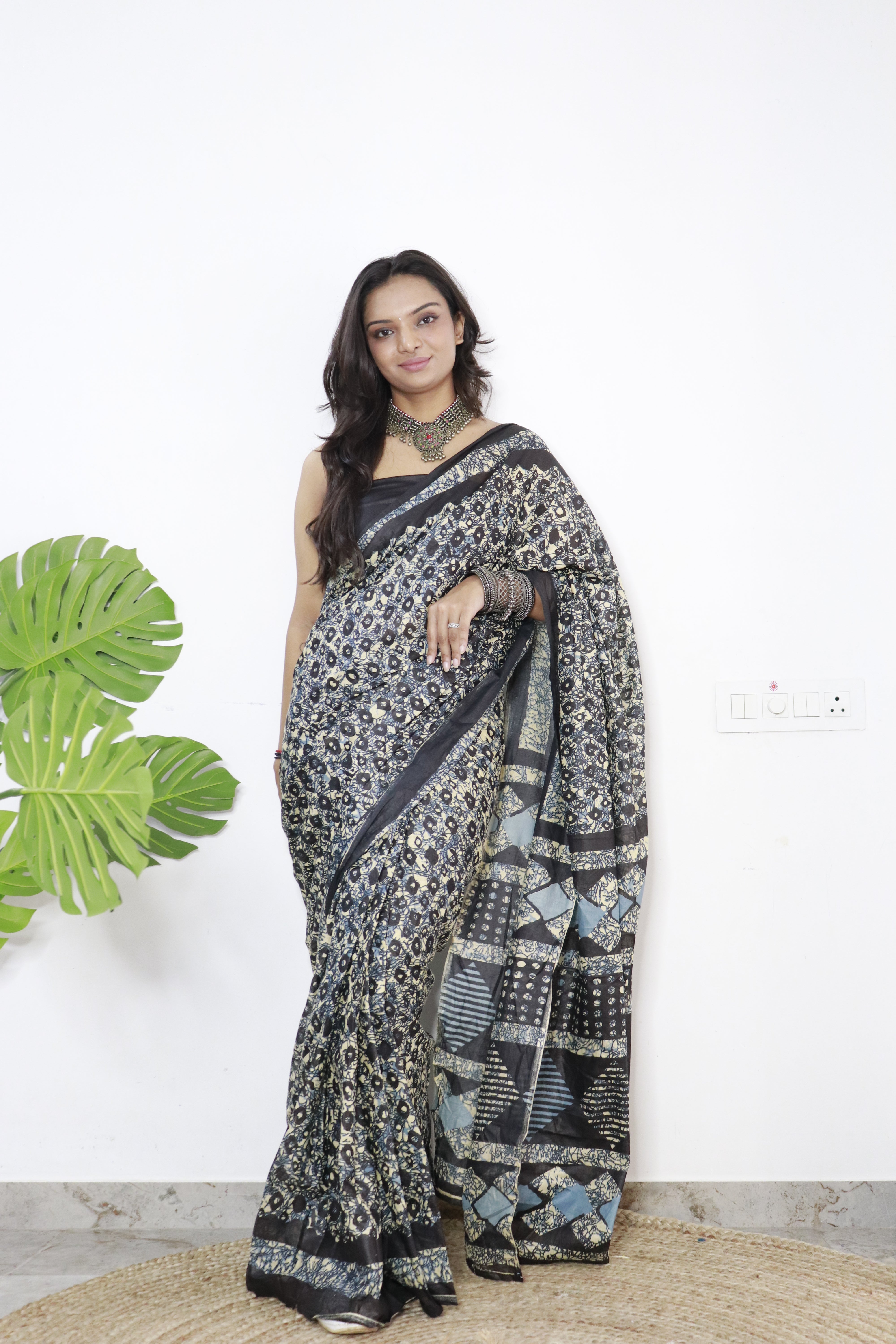 Black Printed 100% Soft Pure Cotton Saree With Unstitched Blouse.