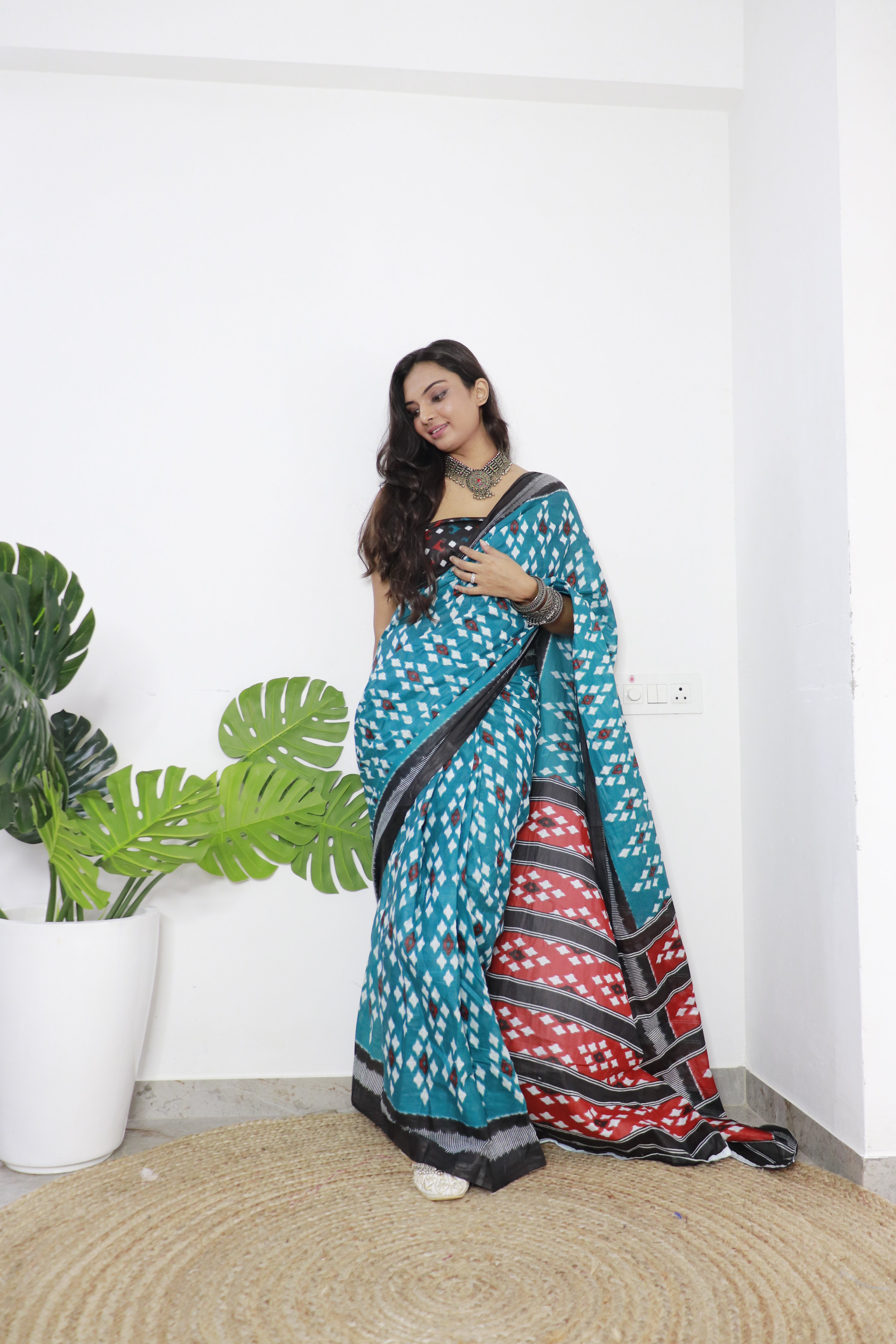 Black Printed 100% Soft Pure Cotton Saree With Unstitched Blouse.