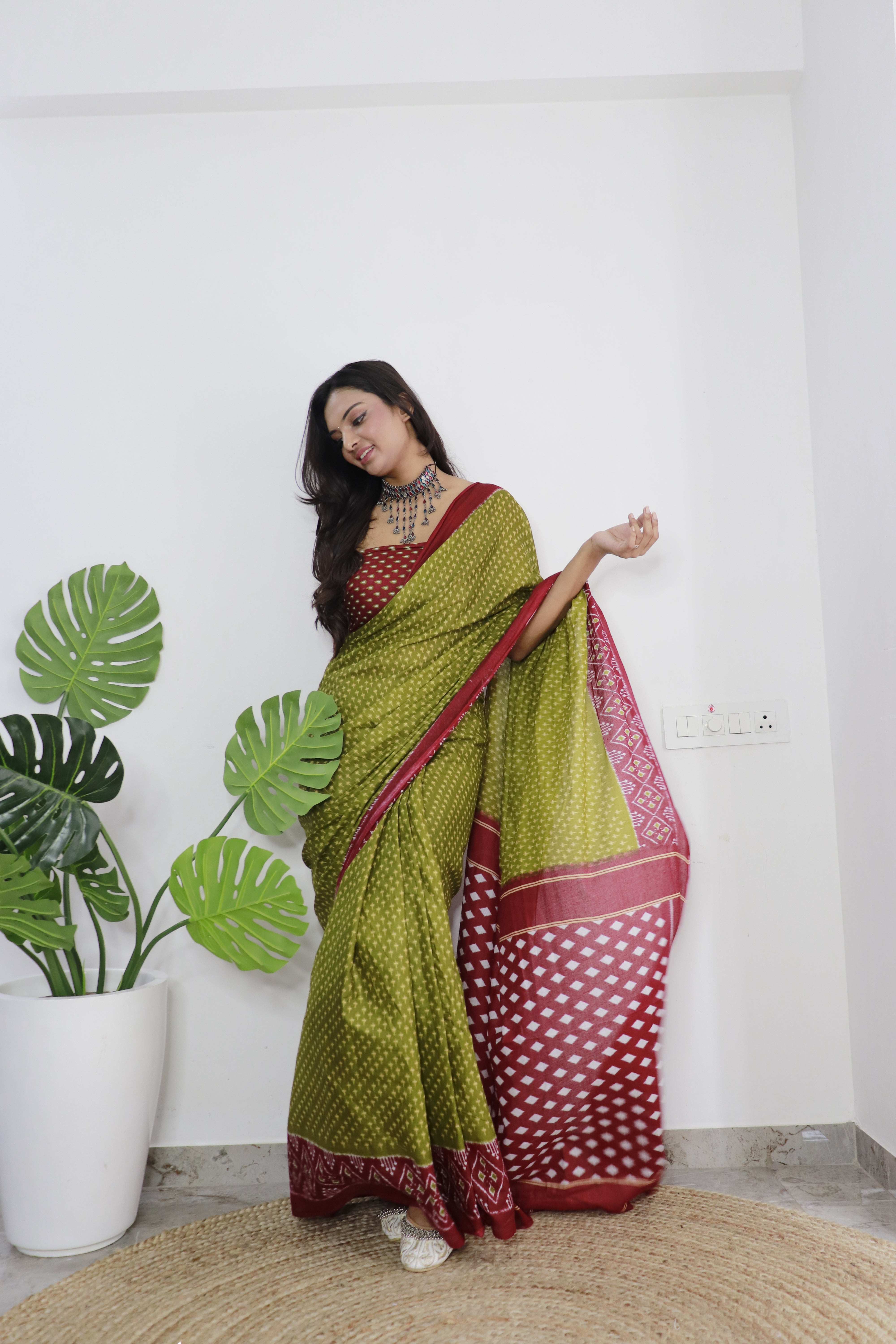 Maroon Printed 100% Soft Pure Cotton Saree With Unstitched Blouse.