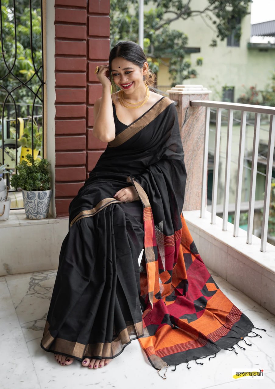 Black and Red Snap Cotton Saree