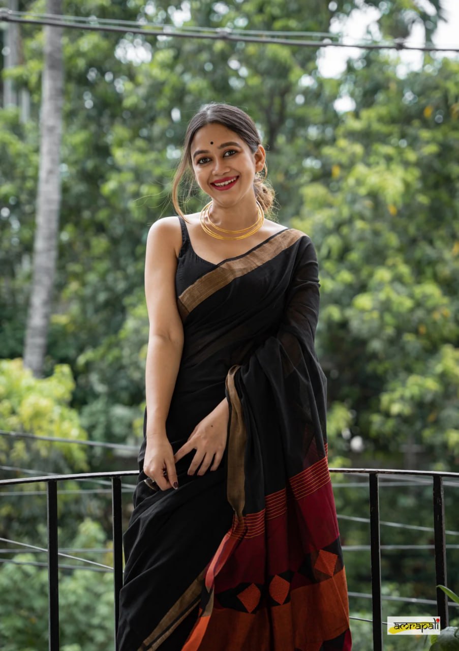 Black and Red Snap Cotton Saree