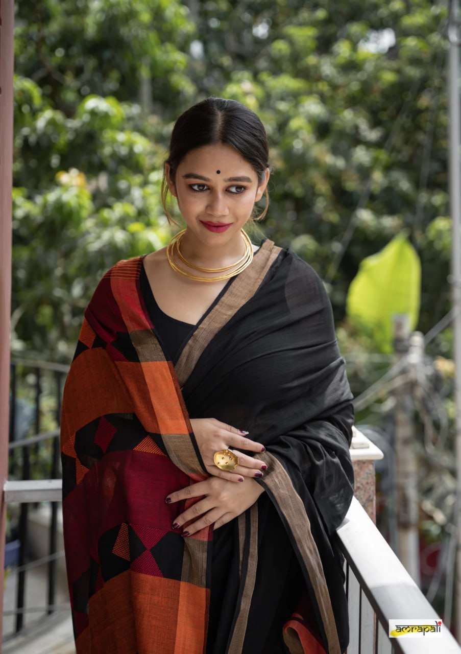 Black and Red Snap Cotton Saree