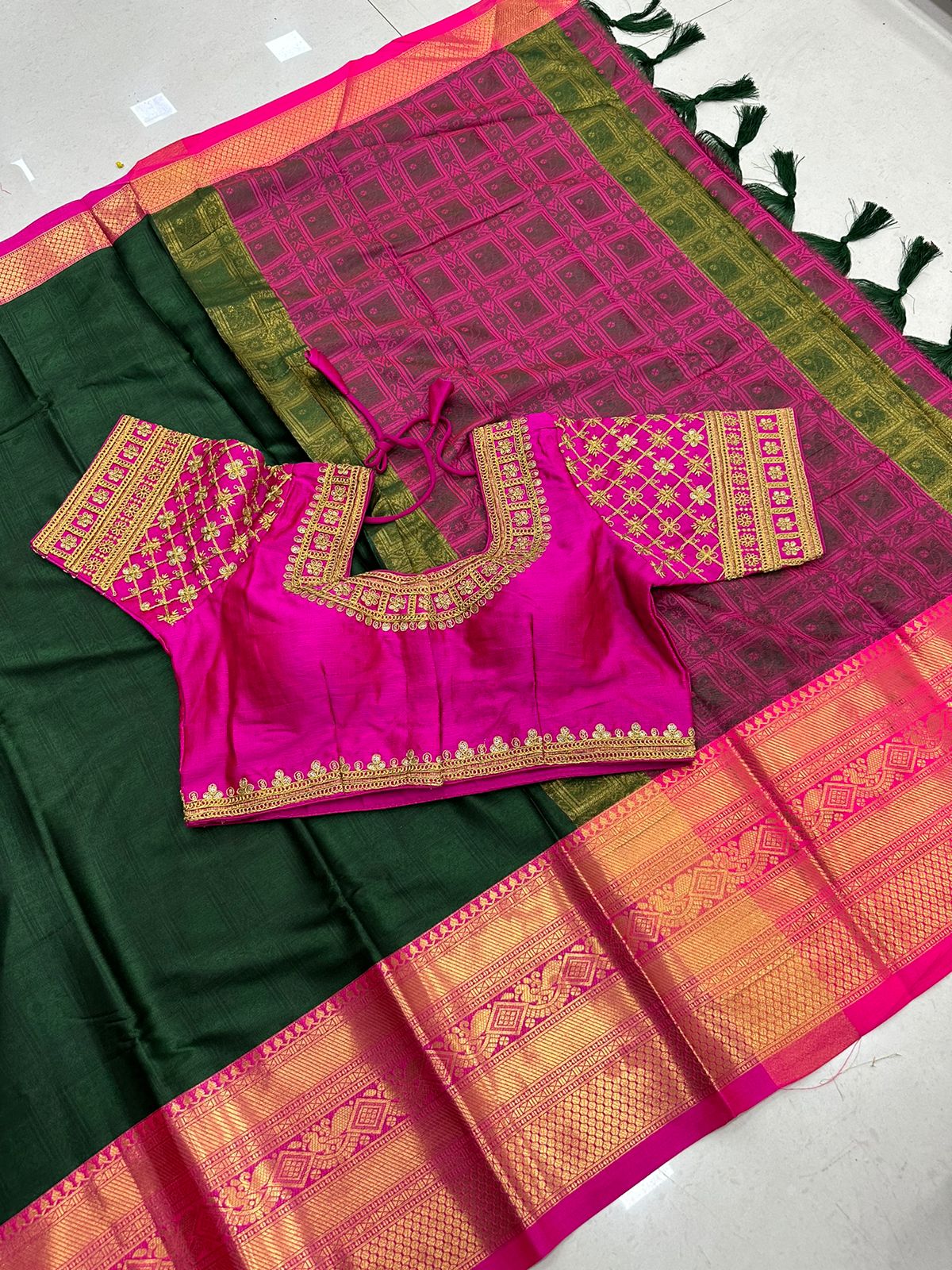 Green and Pink Tapsi Cotton Saree