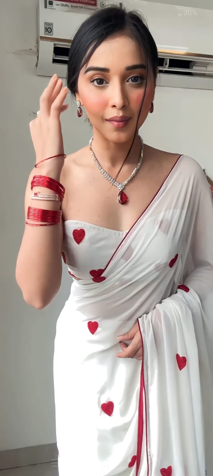 1-Minute Ready To Wear White Georgette Saree with unstitched blouse.