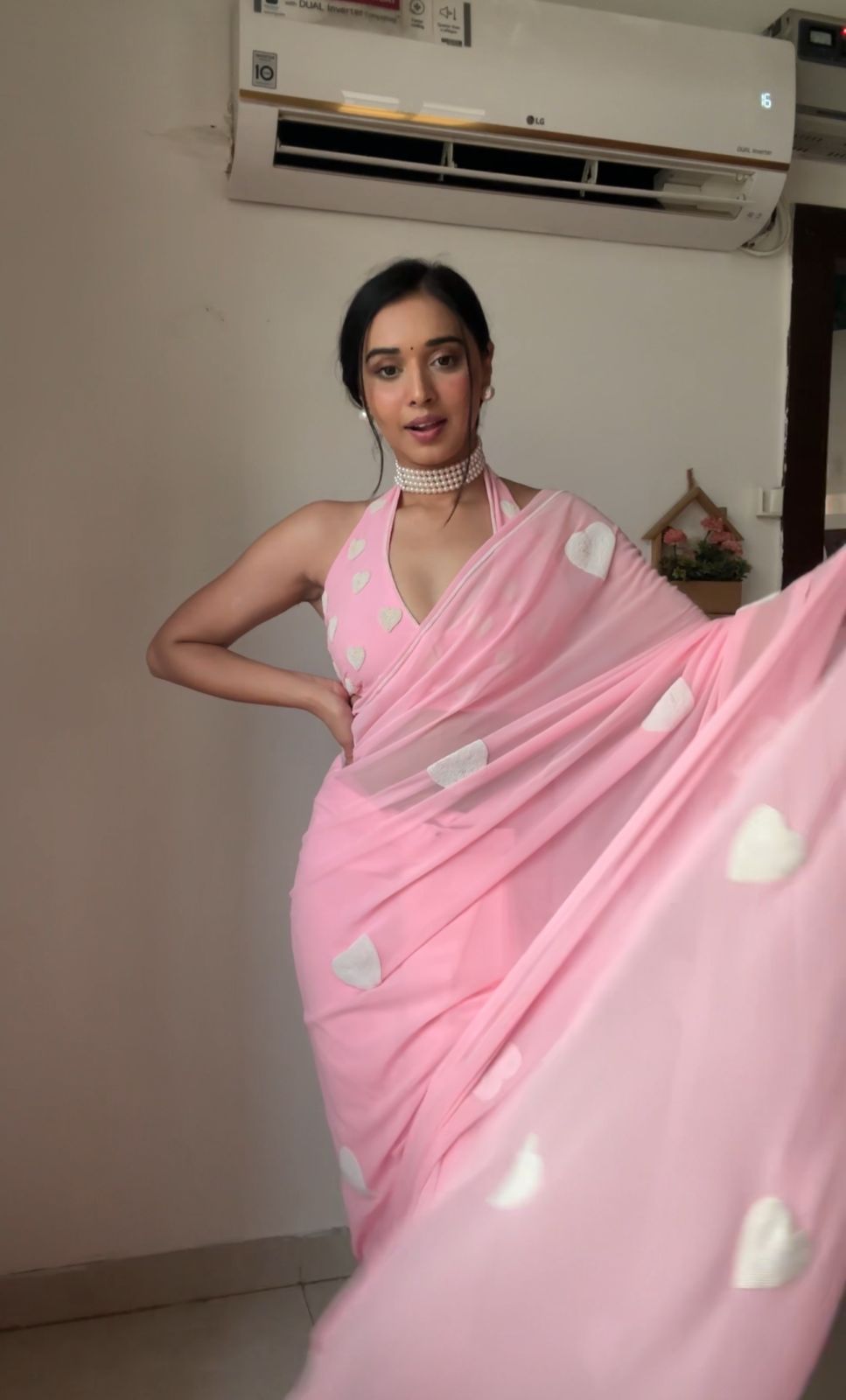 1-Minute Ready To Wear Pink Georgette Saree With Unstitched Blouse.