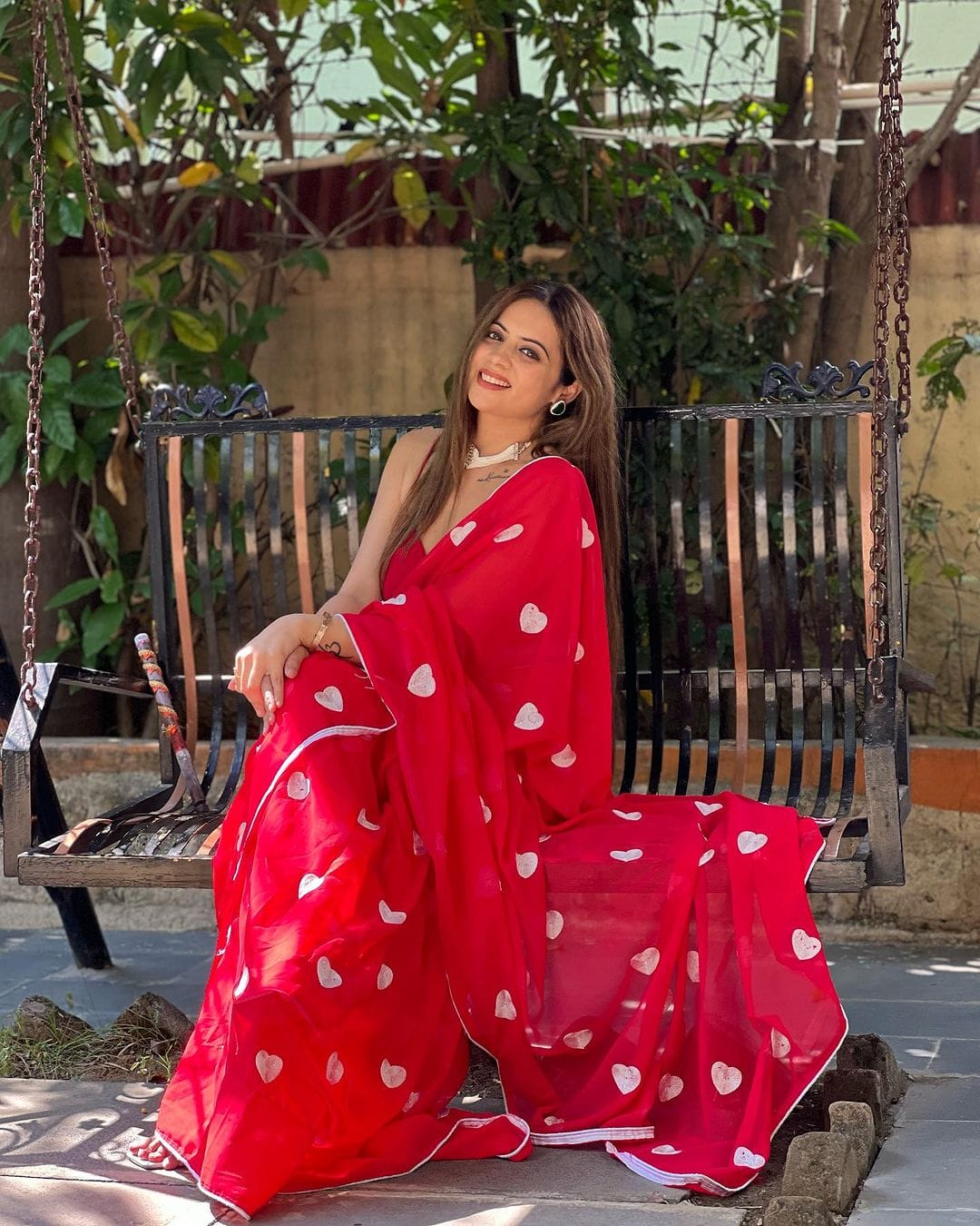 1-Minute Ready To Wear Red Georgette Saree With Unstitched Blouse.