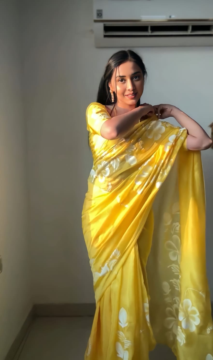 1-Minute Ready To Wear Yellow Georgette Saree With Unstitched Blouse.