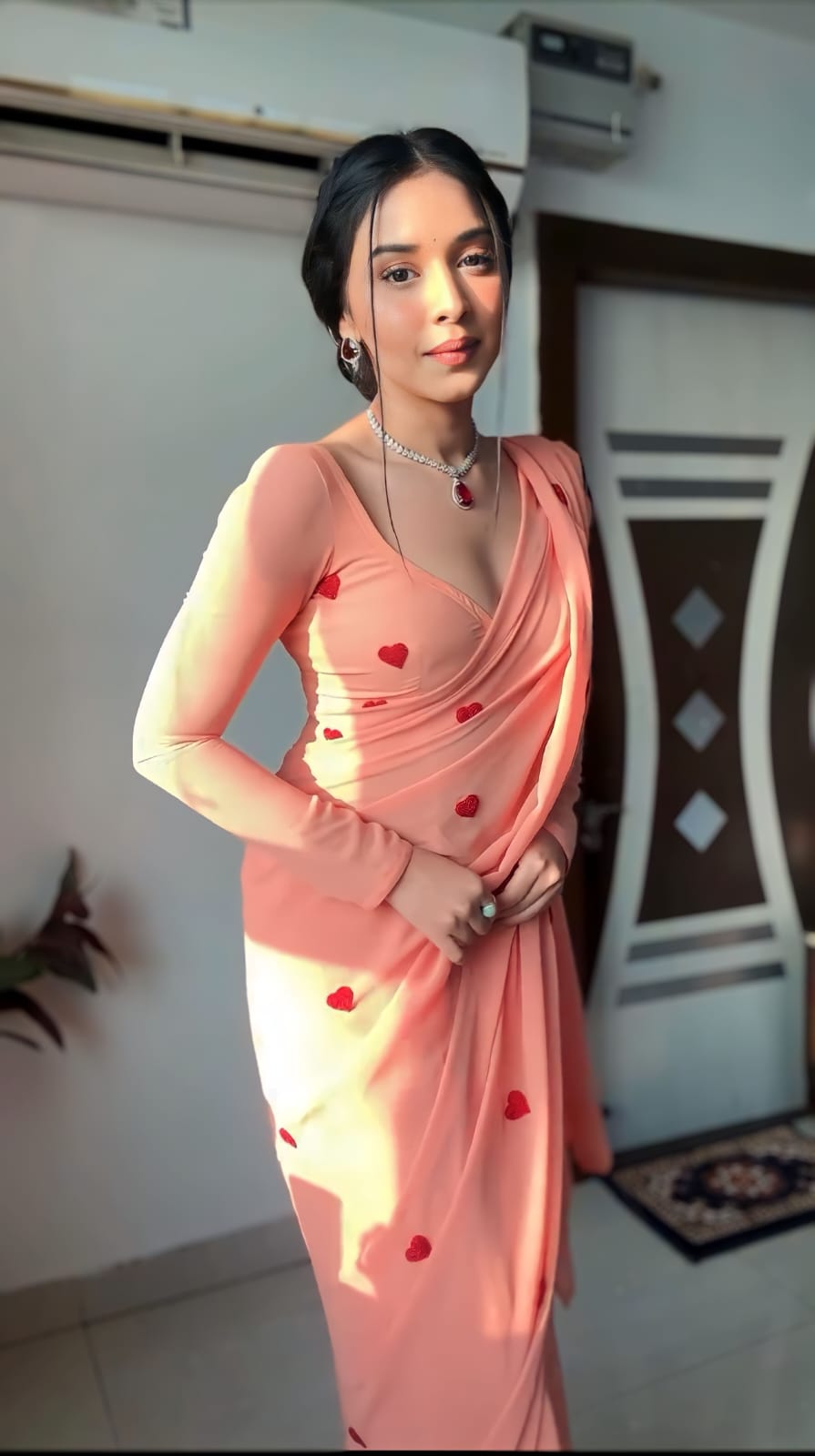 1-Minute Ready To Wear Peach Georgette Saree With Unstitched Blouse.